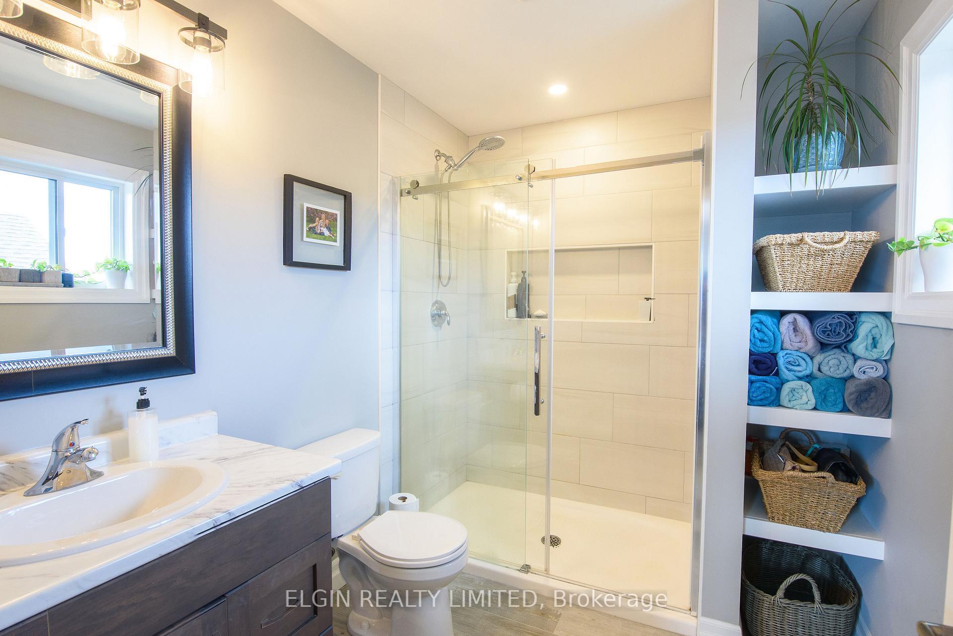 Photo 13 of 8 Auburn Drive, St. Thomas — HOMEH