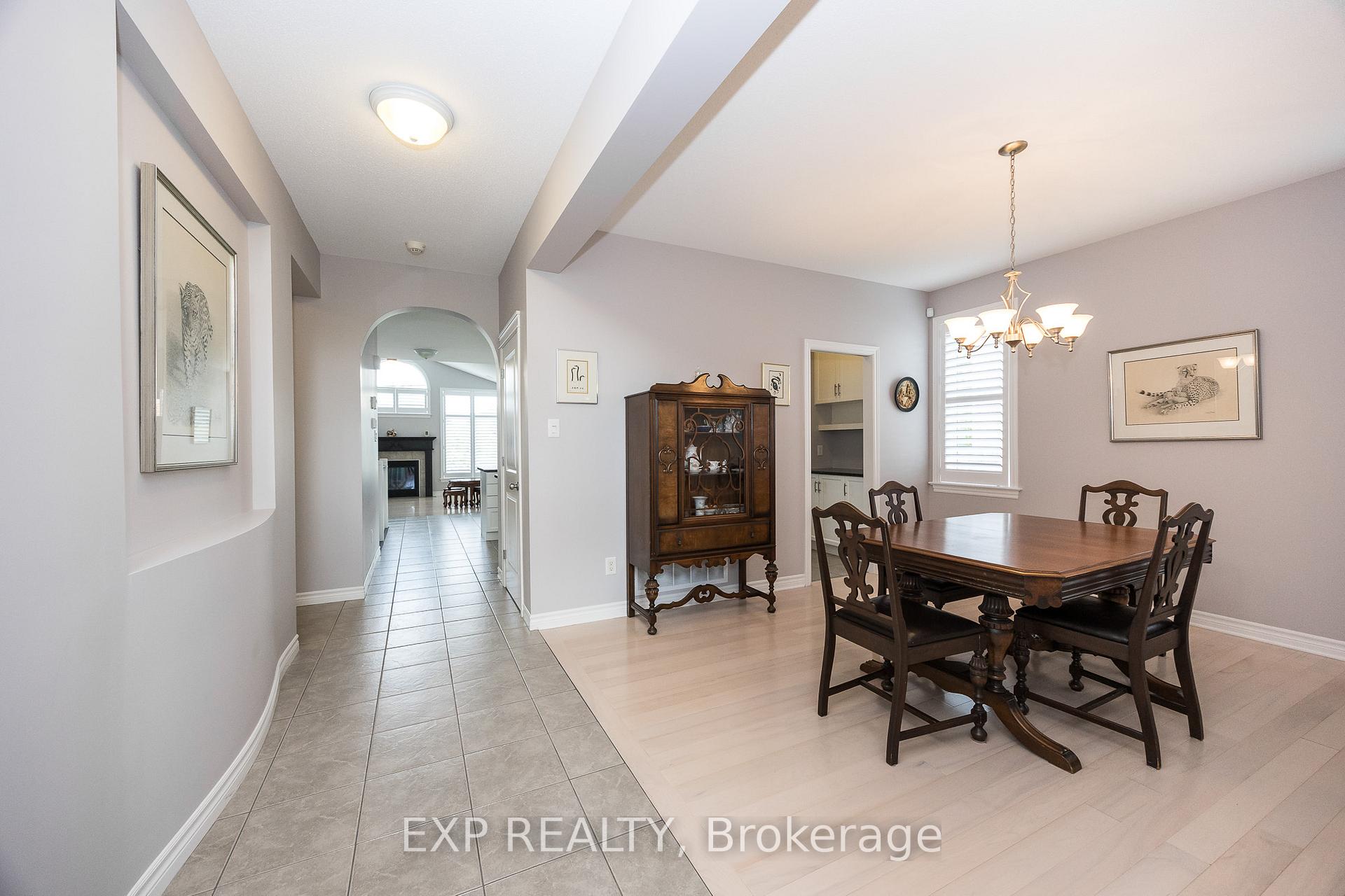 Photo 8 of 31 Gertie Street, Ottawa, Richmond — HOMEH