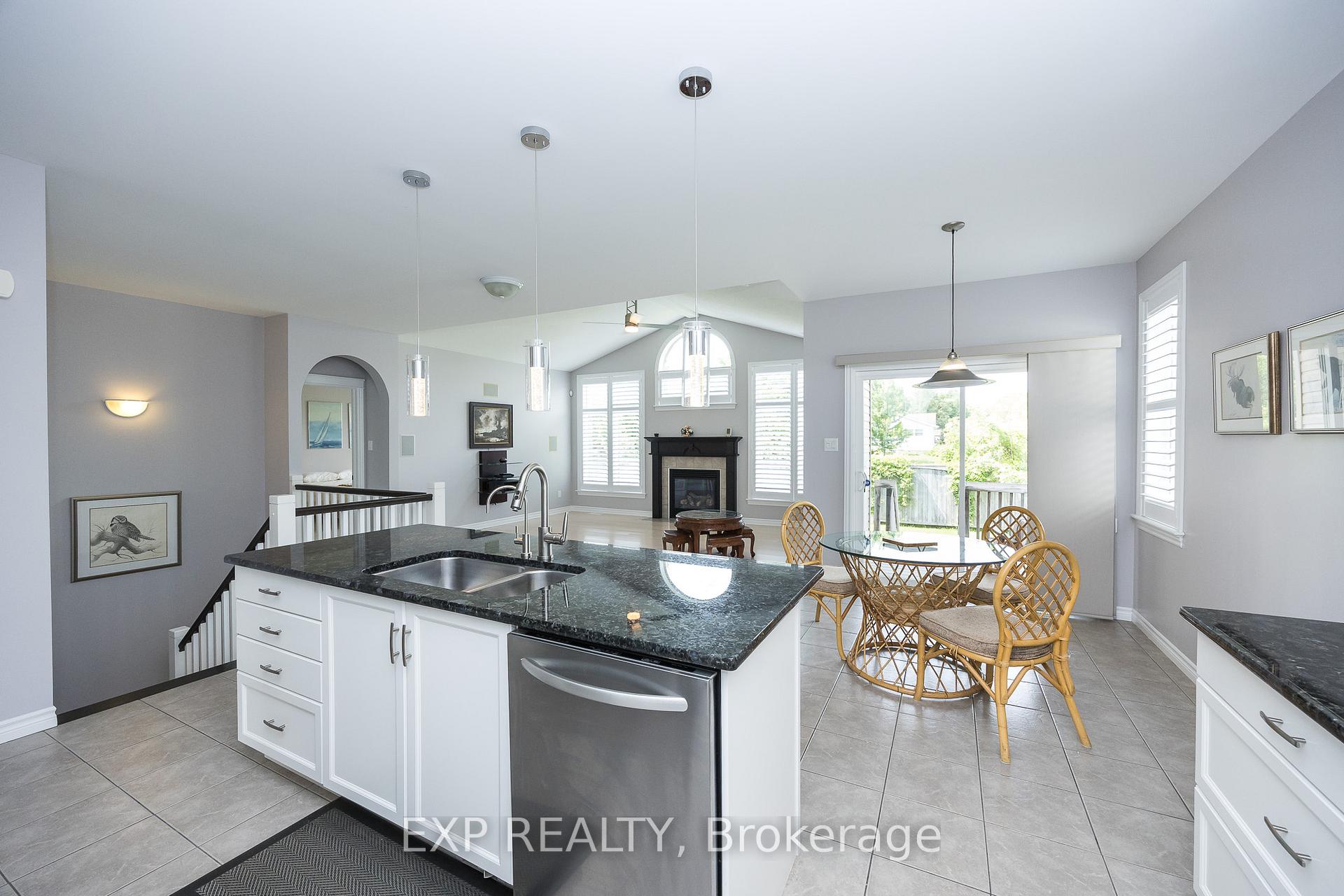 Photo 15 of 31 Gertie Street, Ottawa, Richmond — HOMEH
