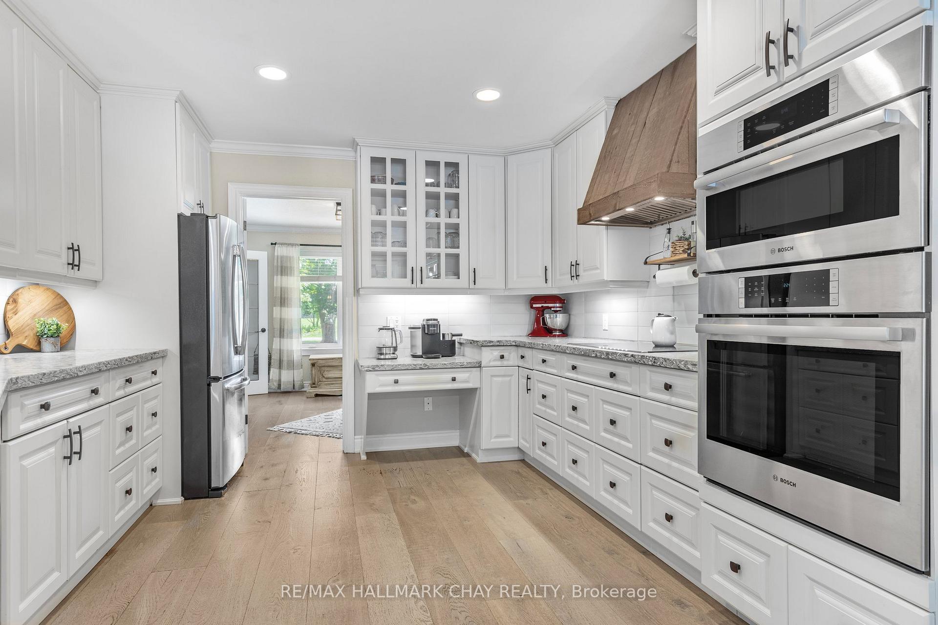 Photo 4 of 1256 Rainbow Valley Road W, Springwater, Rural Springwater — HOMEH