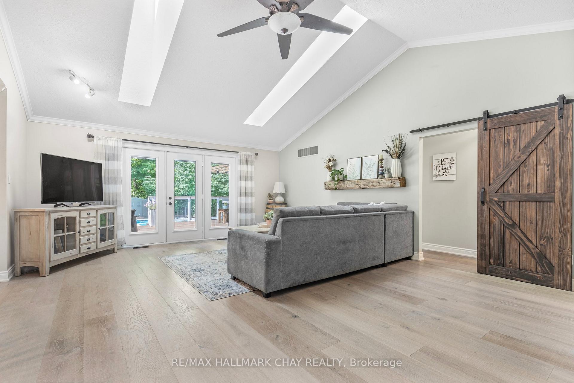 Photo 11 of 1256 Rainbow Valley Road W, Springwater, Rural Springwater — HOMEH
