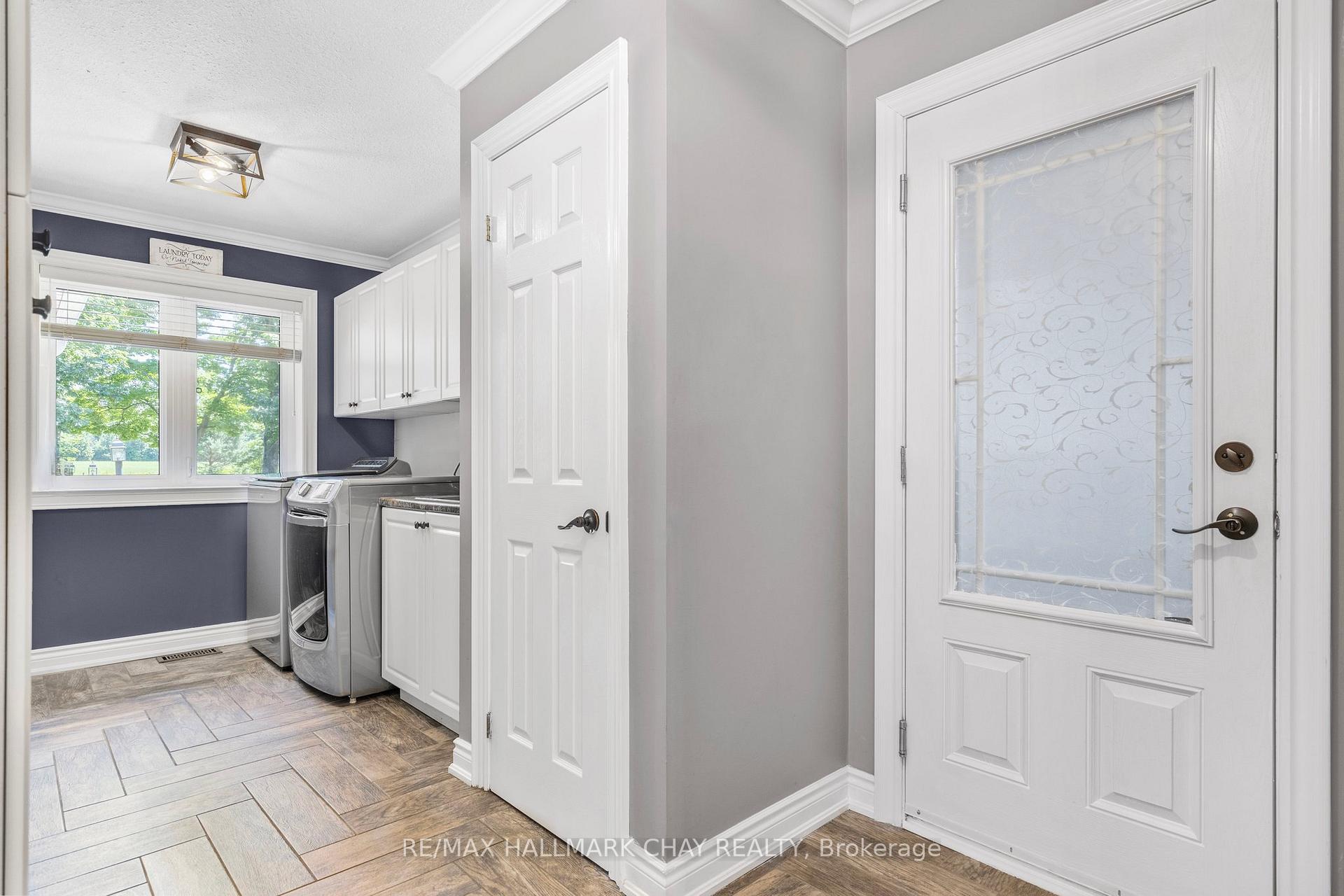 Photo 15 of 1256 Rainbow Valley Road W, Springwater, Rural Springwater — HOMEH