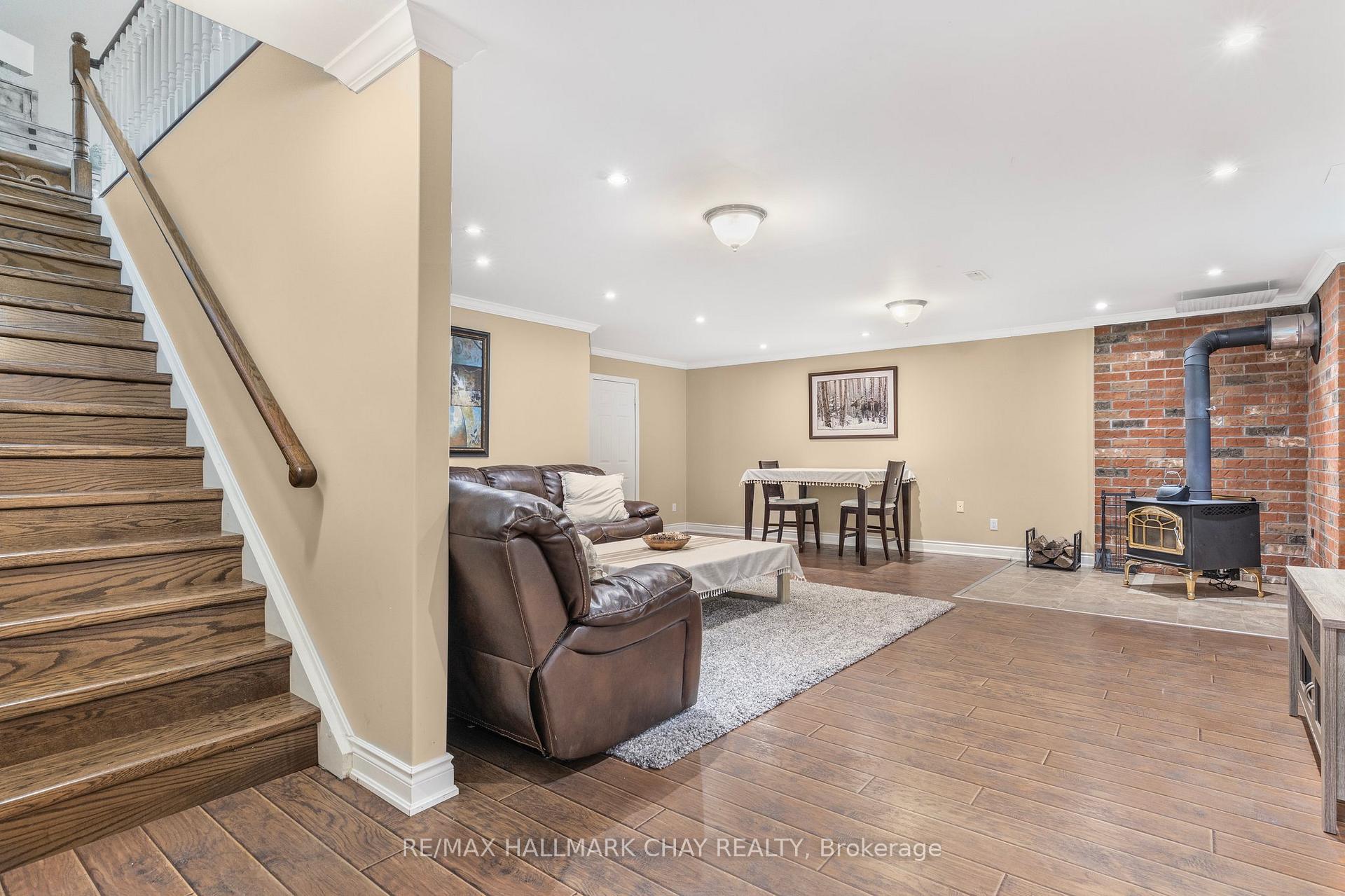 Photo 25 of 1256 Rainbow Valley Road W, Springwater, Rural Springwater — HOMEH