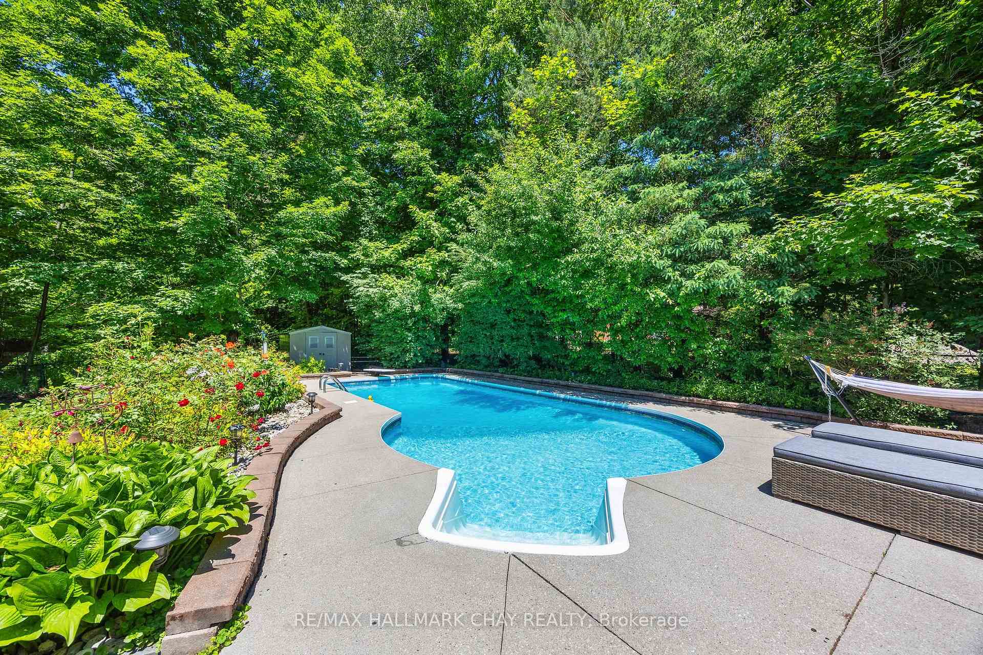 Photo 32 of 1256 Rainbow Valley Road W, Springwater, Rural Springwater — HOMEH