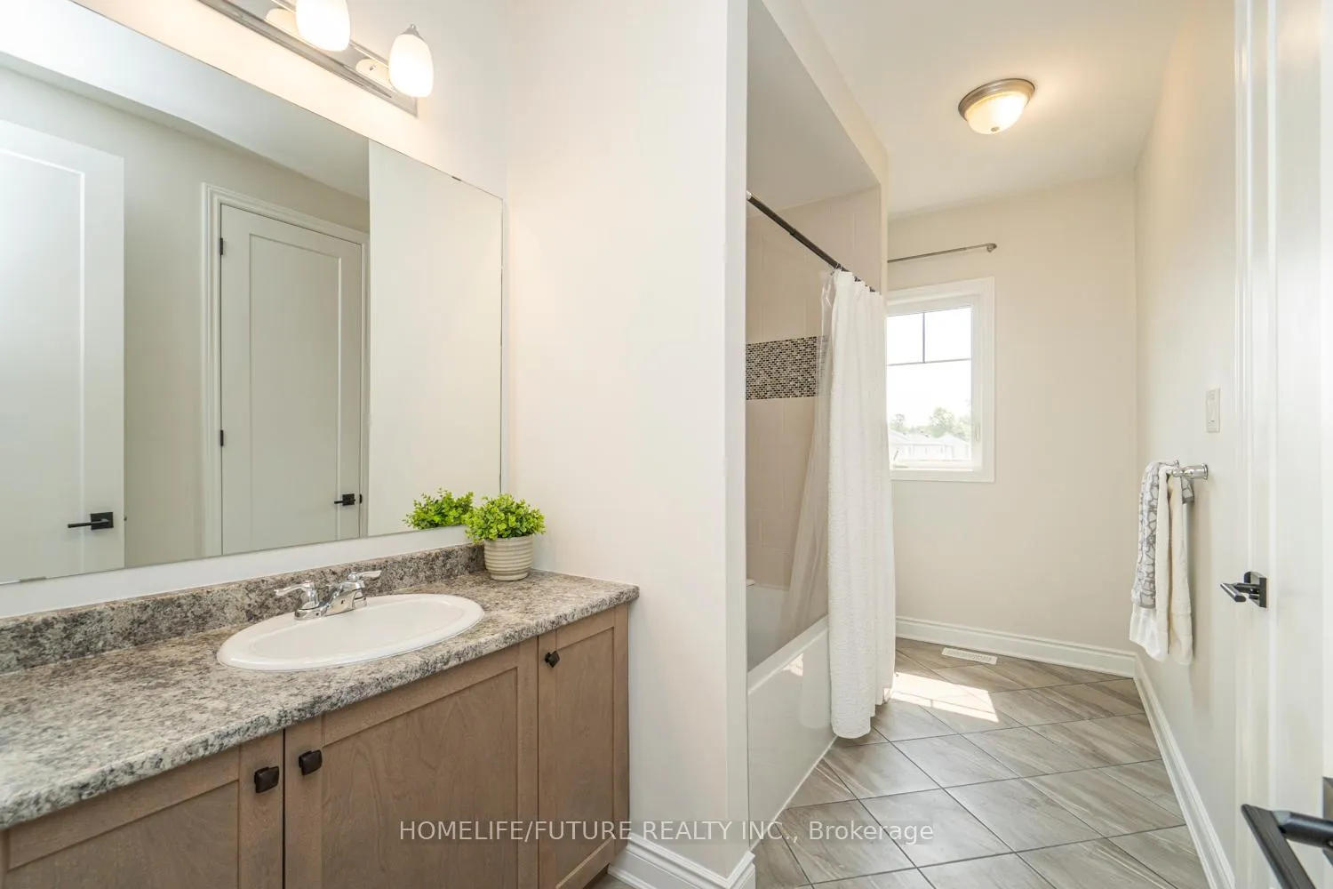 Photo 20 of 623 Parade Drive, Ottawa, Stittsville (South) — HOMEH
