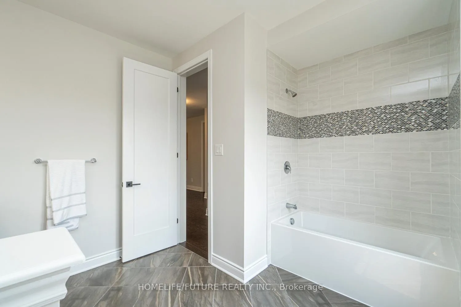 Photo 24 of 623 Parade Drive, Ottawa, Stittsville (South) — HOMEH