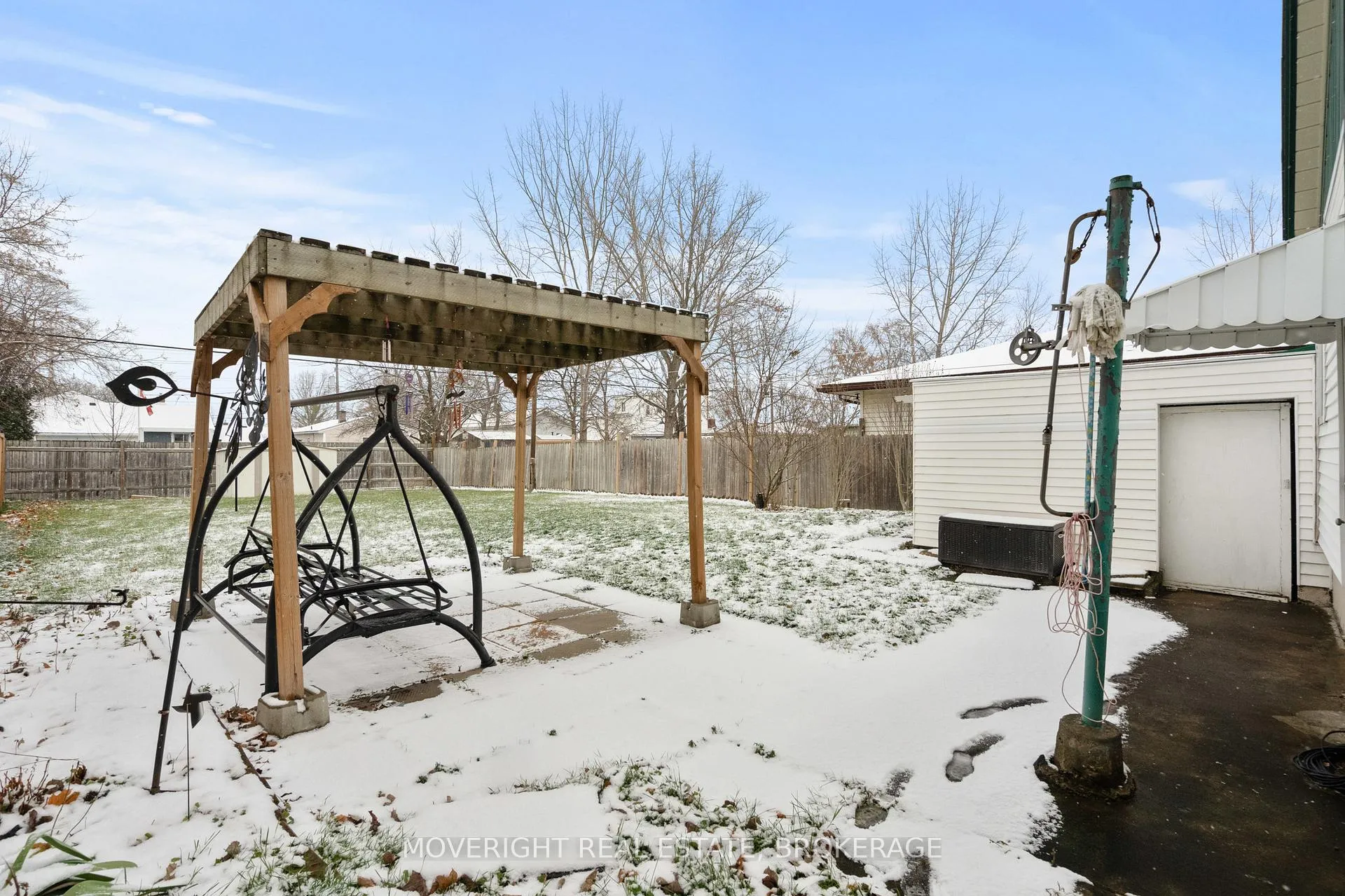 Photo 7 of 45 Bloomfield Avenue, St. Catharines, Secord Woods — HOMEH