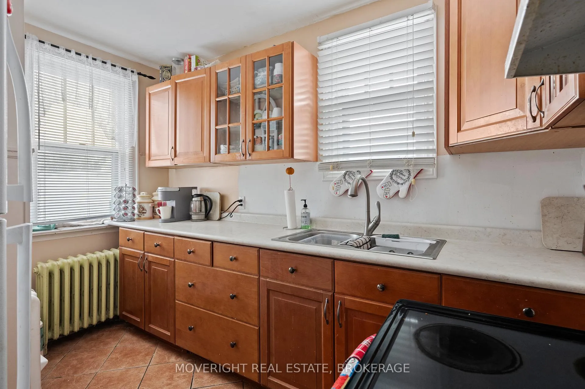 Photo 22 of 45 Bloomfield Avenue, St. Catharines, Secord Woods — HOMEH
