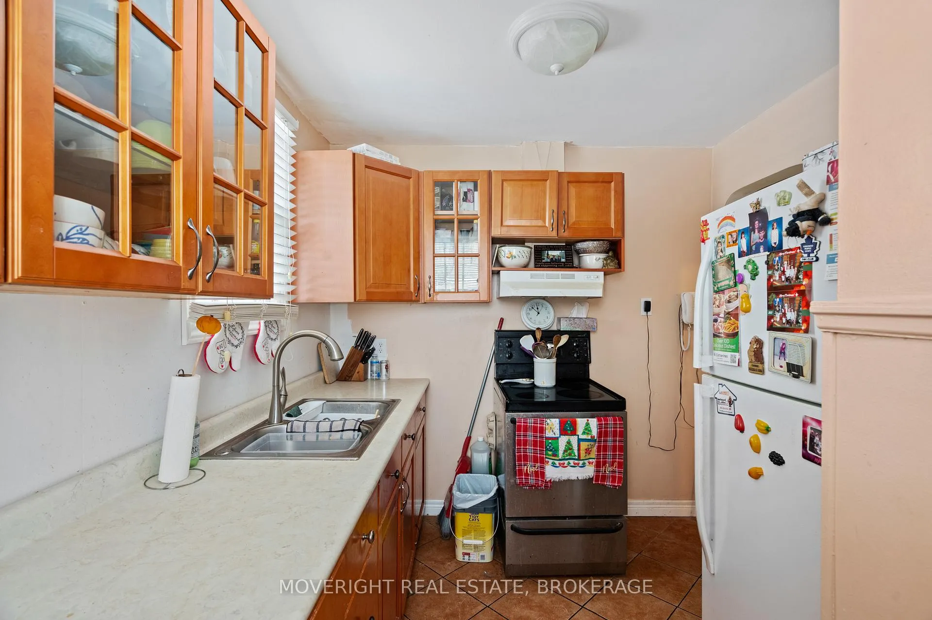 Photo 24 of 45 Bloomfield Avenue, St. Catharines, Secord Woods — HOMEH