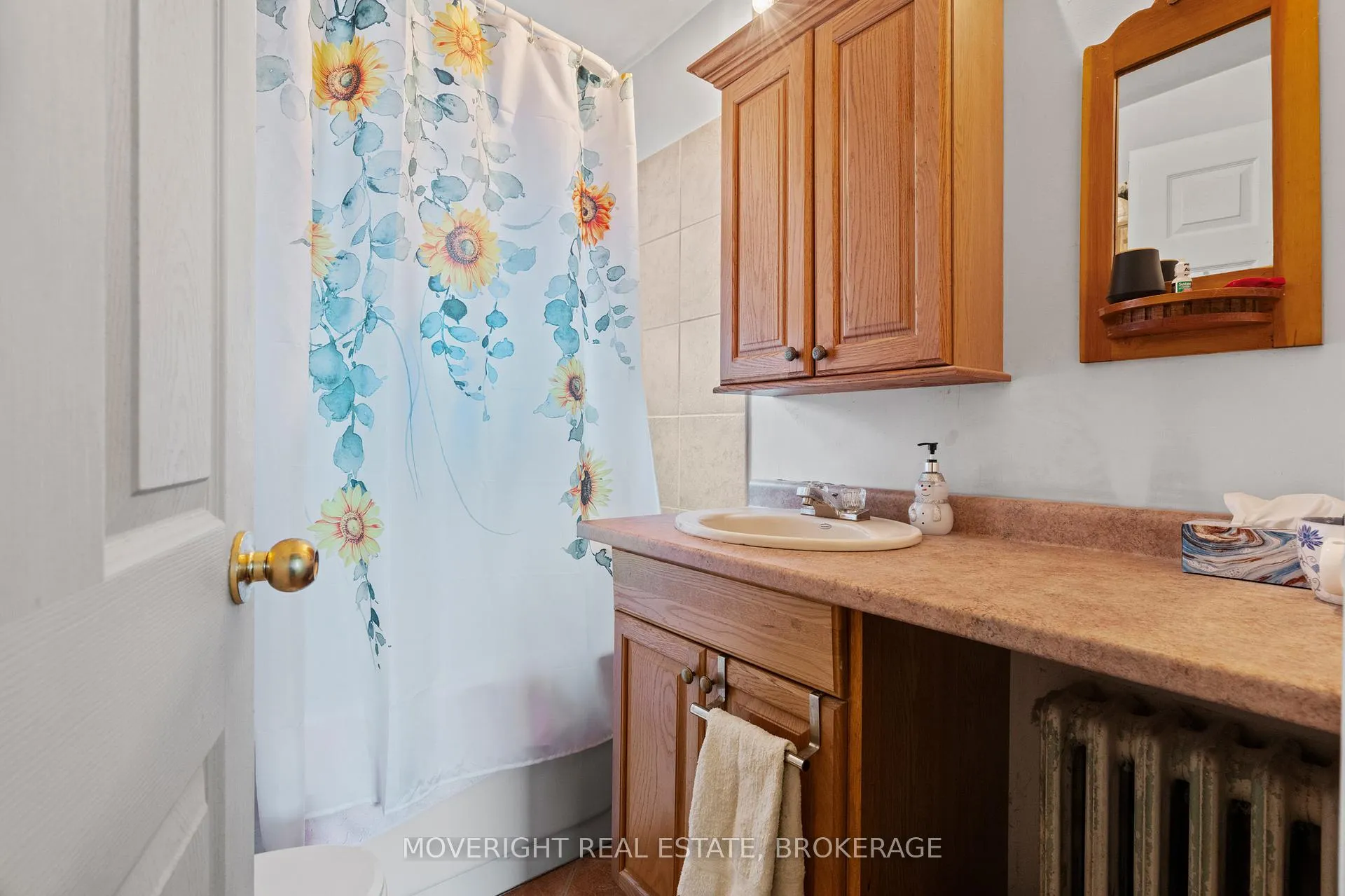 Photo 25 of 45 Bloomfield Avenue, St. Catharines, Secord Woods — HOMEH