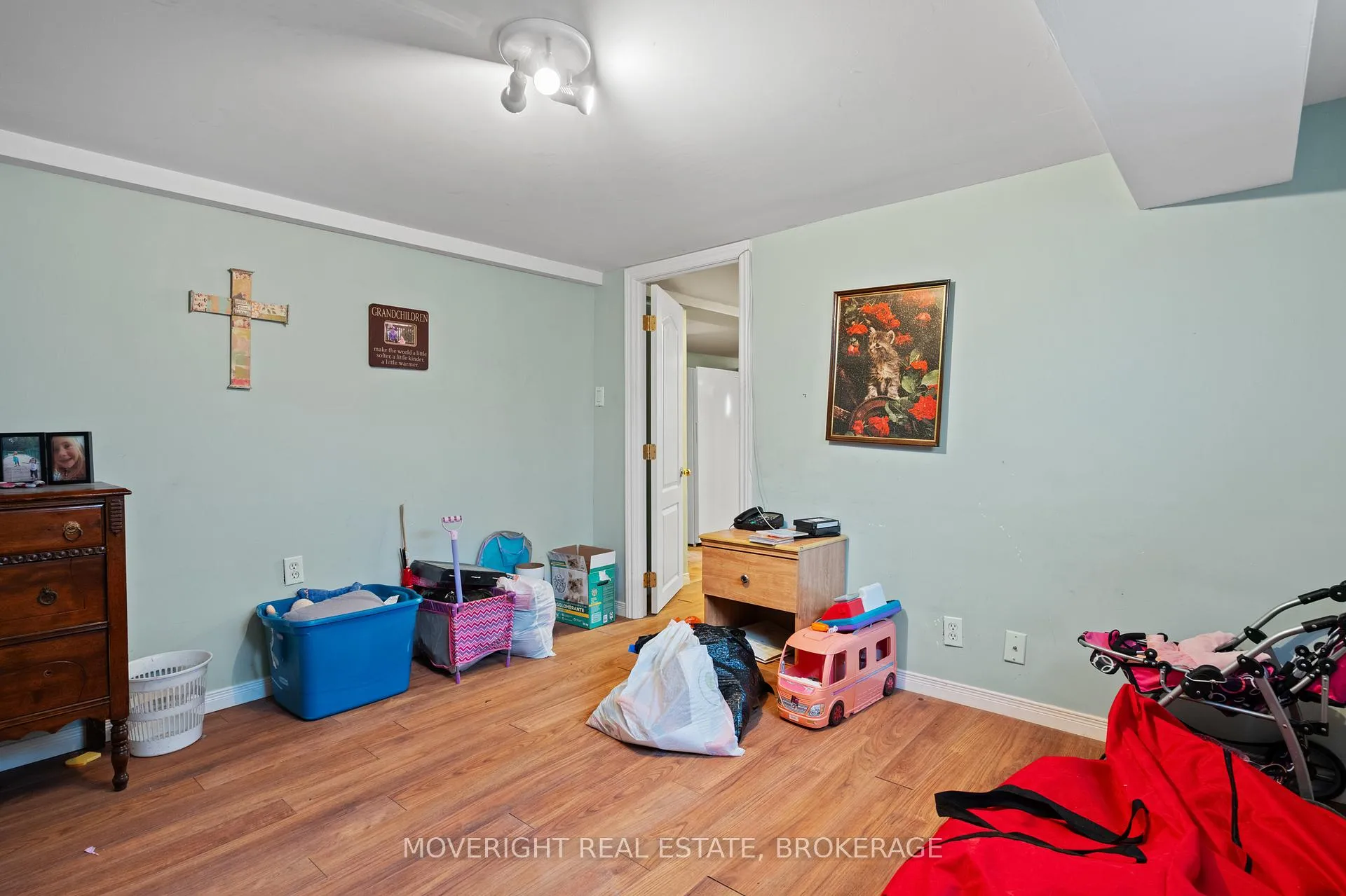 Photo 37 of 45 Bloomfield Avenue, St. Catharines, Secord Woods — HOMEH