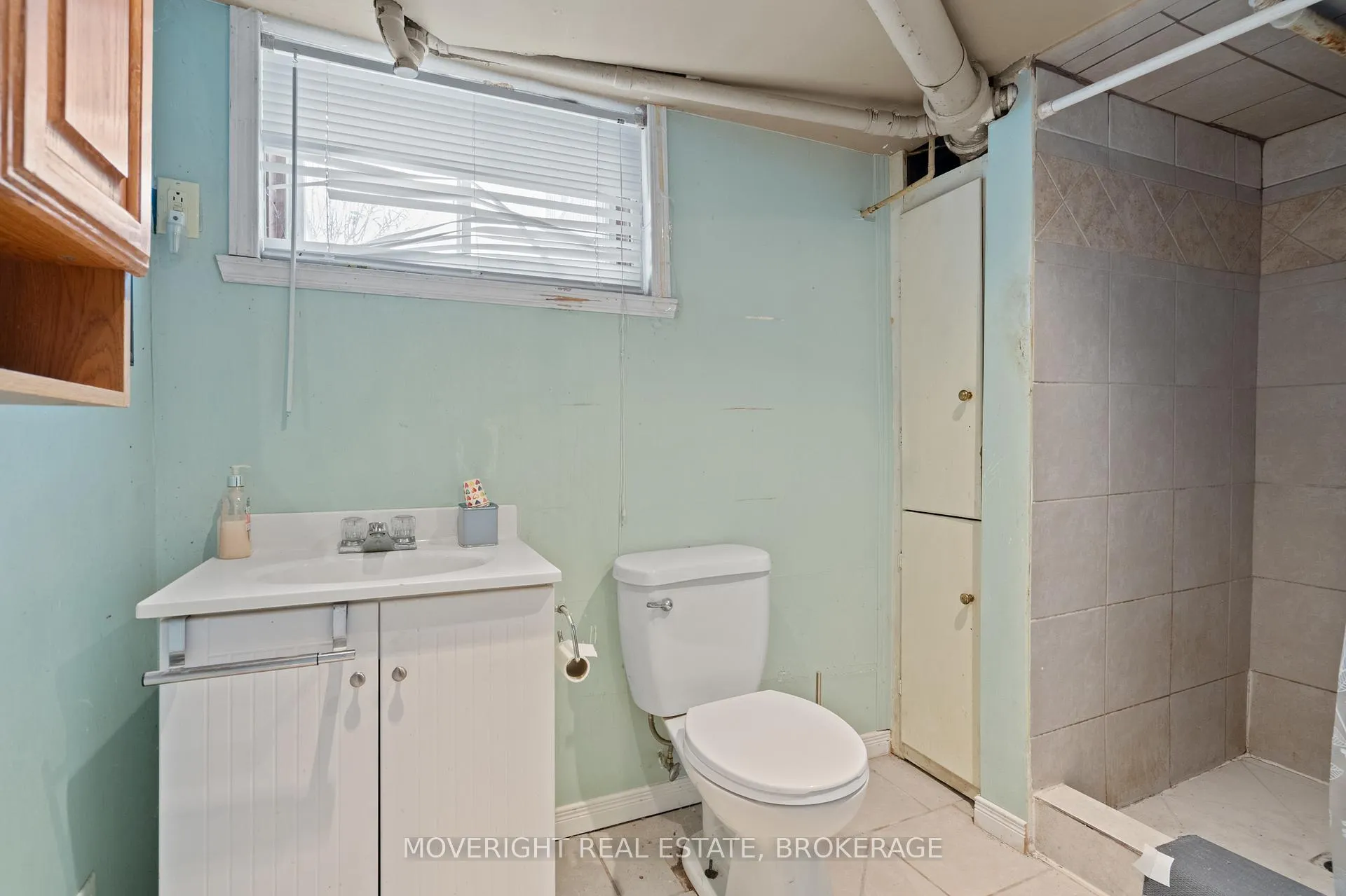 Photo 40 of 45 Bloomfield Avenue, St. Catharines, Secord Woods — HOMEH