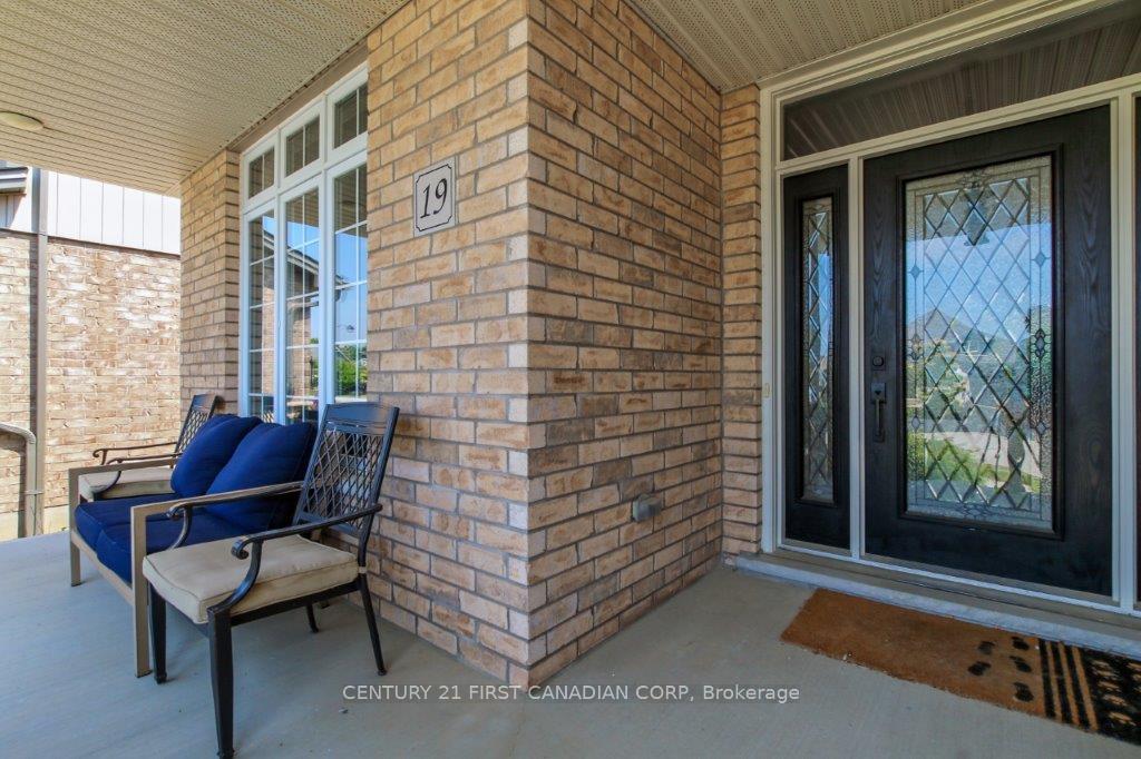Photo 3 of 19 St.Andrews Drive, St. Thomas — HOMEH