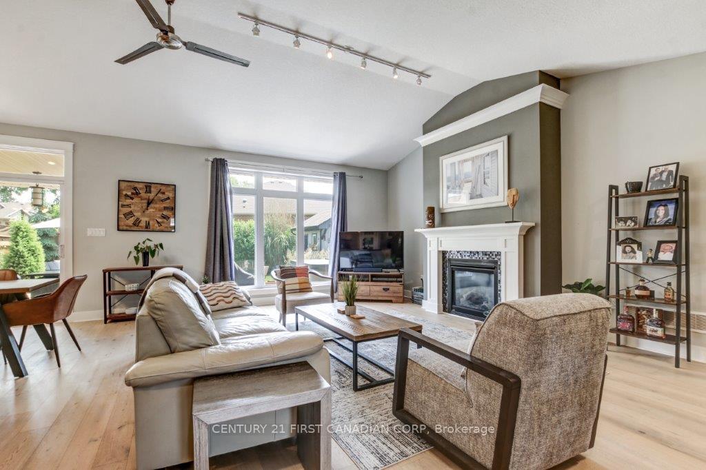 Photo 8 of 19 St.Andrews Drive, St. Thomas — HOMEH