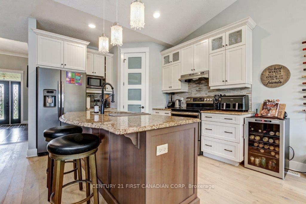 Photo 11 of 19 St.Andrews Drive, St. Thomas — HOMEH