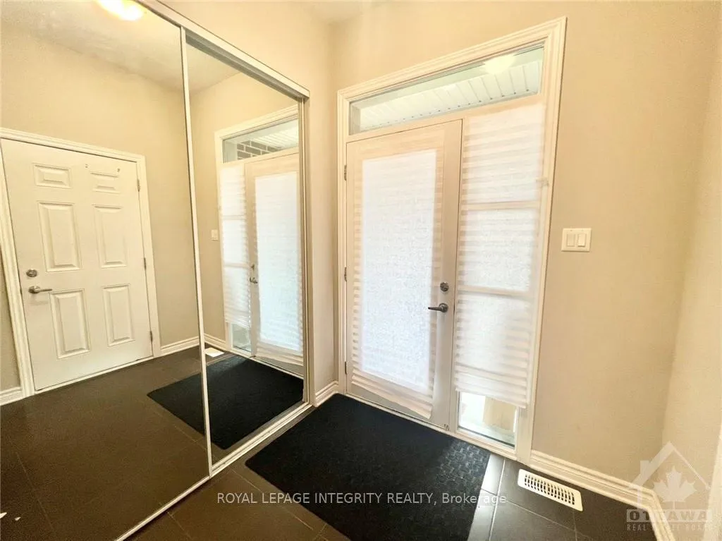 Photo 3 of 213 Bandelier Way, Ottawa, Stittsville (North) — HOMEH