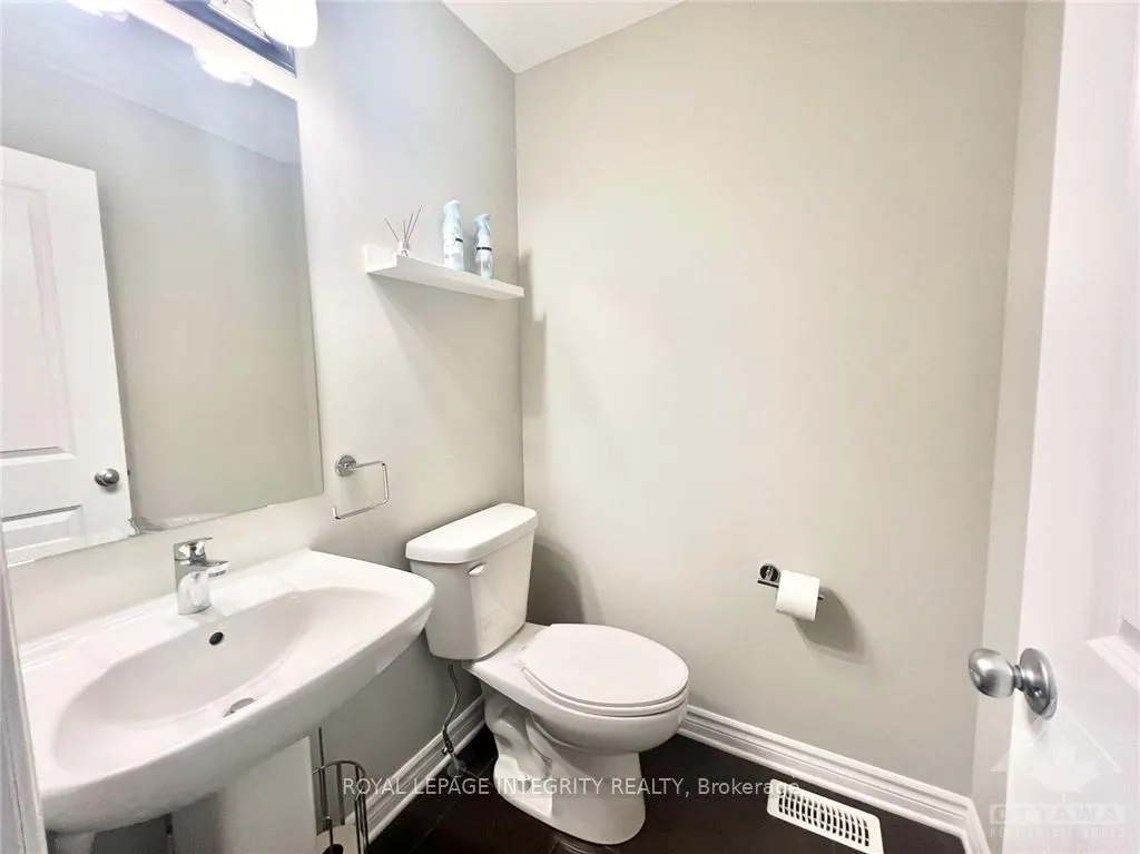 Photo 5 of 213 Bandelier Way, Ottawa, Stittsville (North) — HOMEH