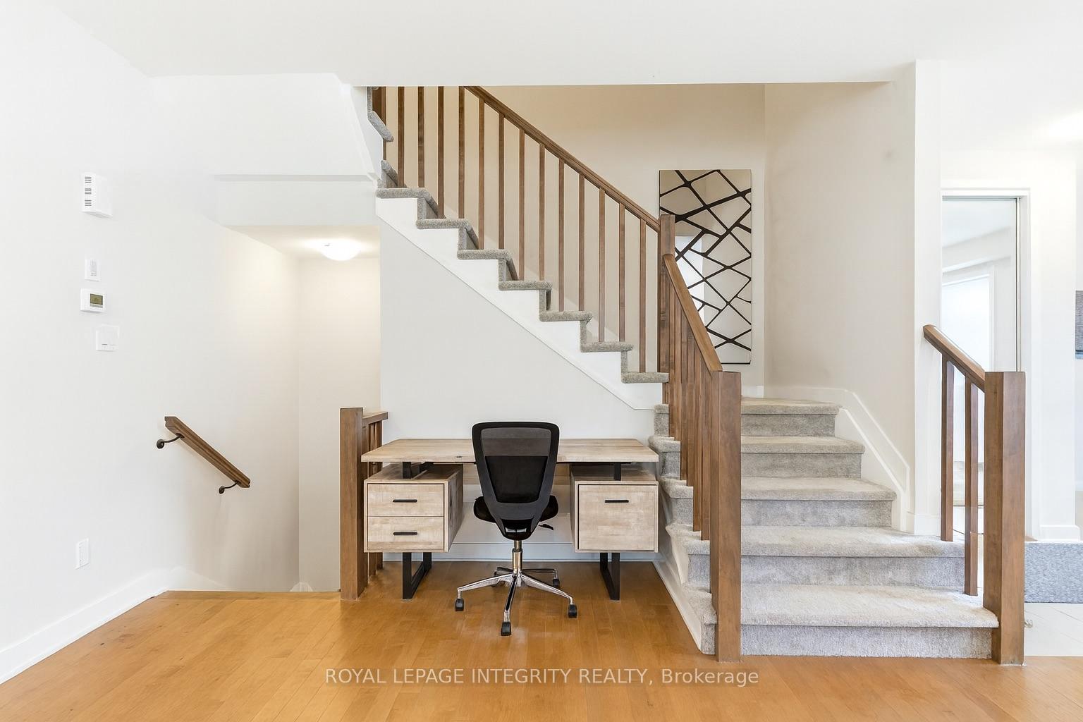 Photo 7 of 820 Bascule Place, Ottawa, Btwn Franktown Rd. & Fallowfield Rd. — HOMEH