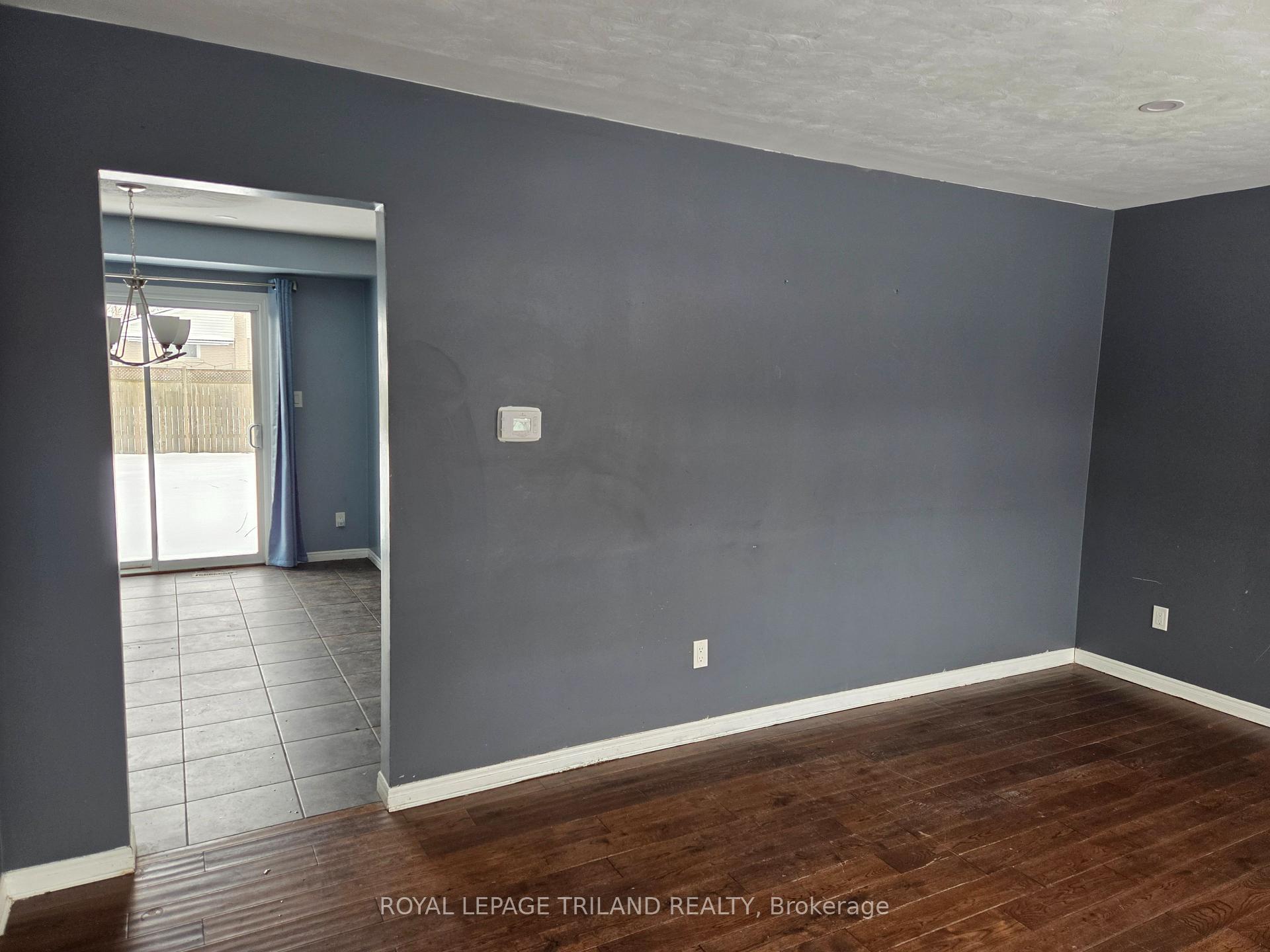 Photo 6 of 17 Vanbuskirk Drive, St. Thomas — HOMEH