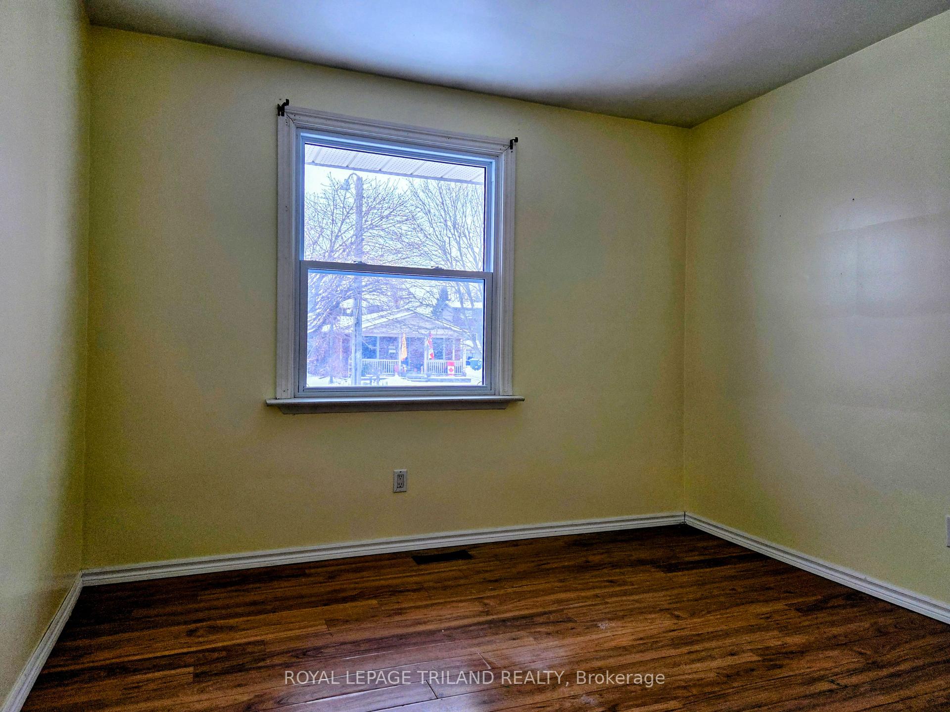 Photo 12 of 17 Vanbuskirk Drive, St. Thomas — HOMEH