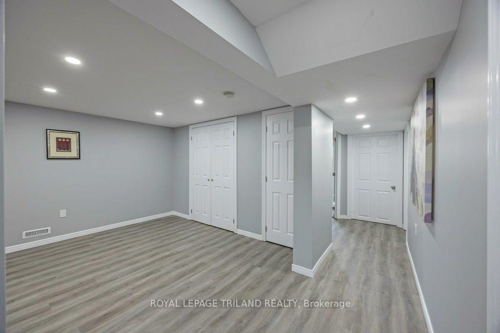 Photo 14 of 17 Vanbuskirk Drive, St. Thomas — HOMEH