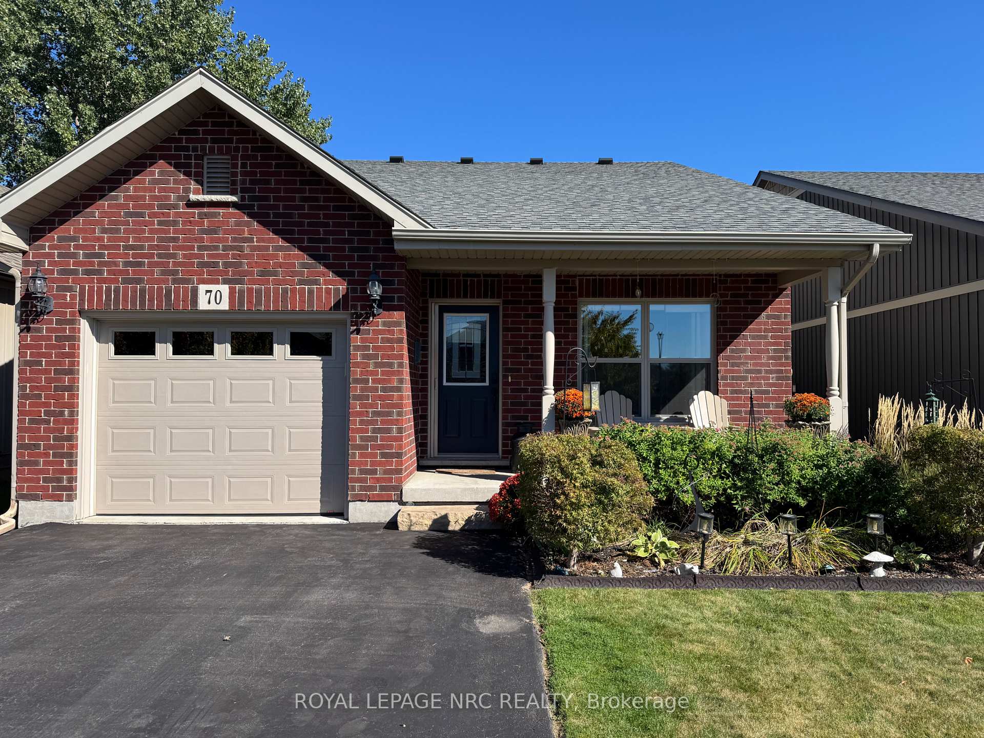 Photo 2 of 70 Parkside Drive, St. Catharines, Port Weller — HOMEH