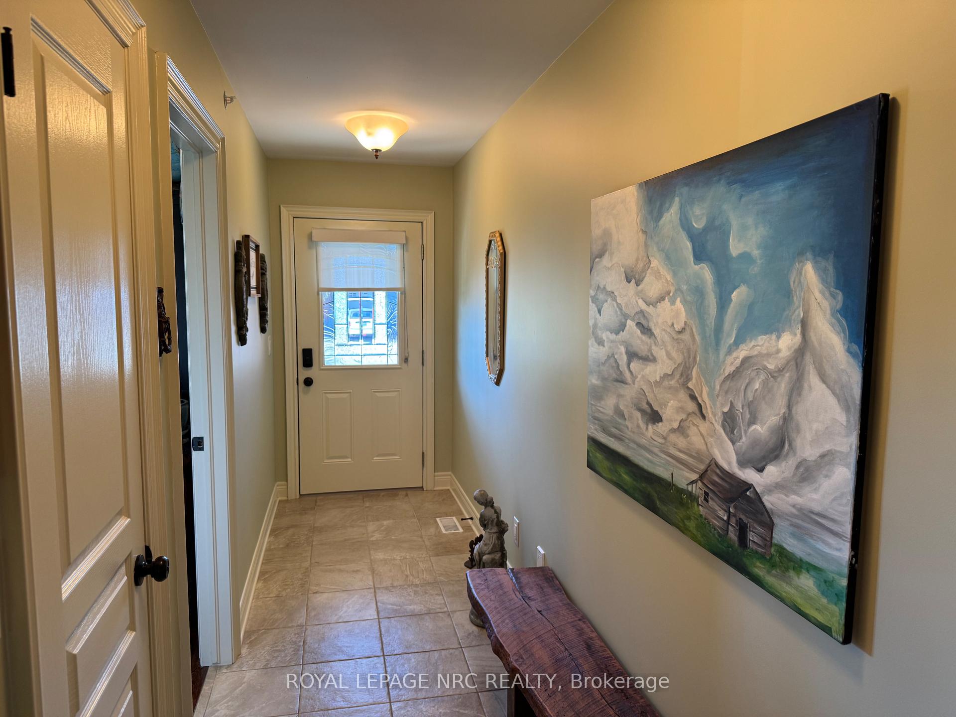 Photo 3 of 70 Parkside Drive, St. Catharines, Port Weller — HOMEH