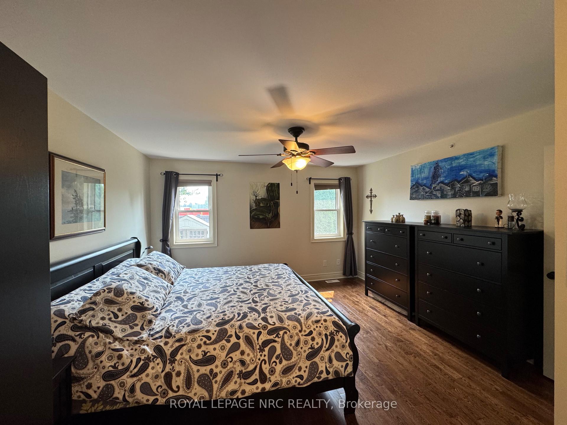 Photo 17 of 70 Parkside Drive, St. Catharines, Port Weller — HOMEH