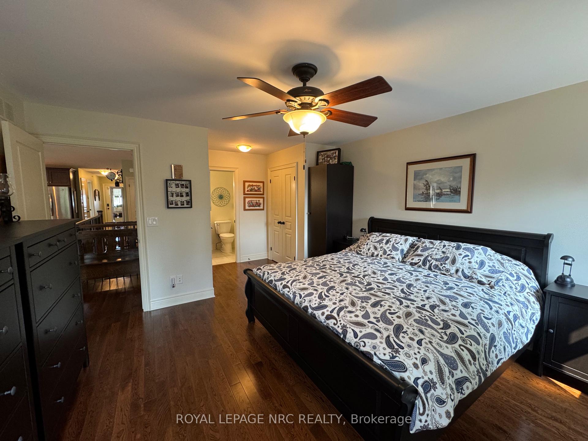 Photo 18 of 70 Parkside Drive, St. Catharines, Port Weller — HOMEH