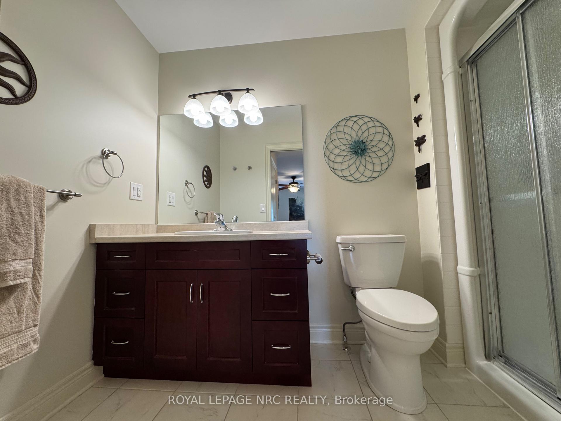 Photo 19 of 70 Parkside Drive, St. Catharines, Port Weller — HOMEH