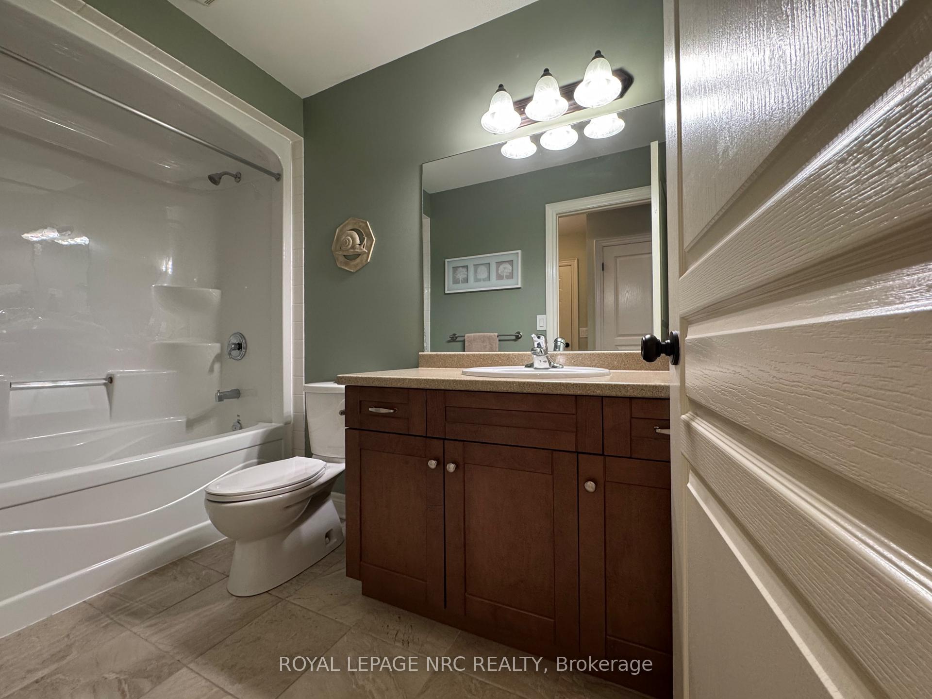 Photo 20 of 70 Parkside Drive, St. Catharines, Port Weller — HOMEH