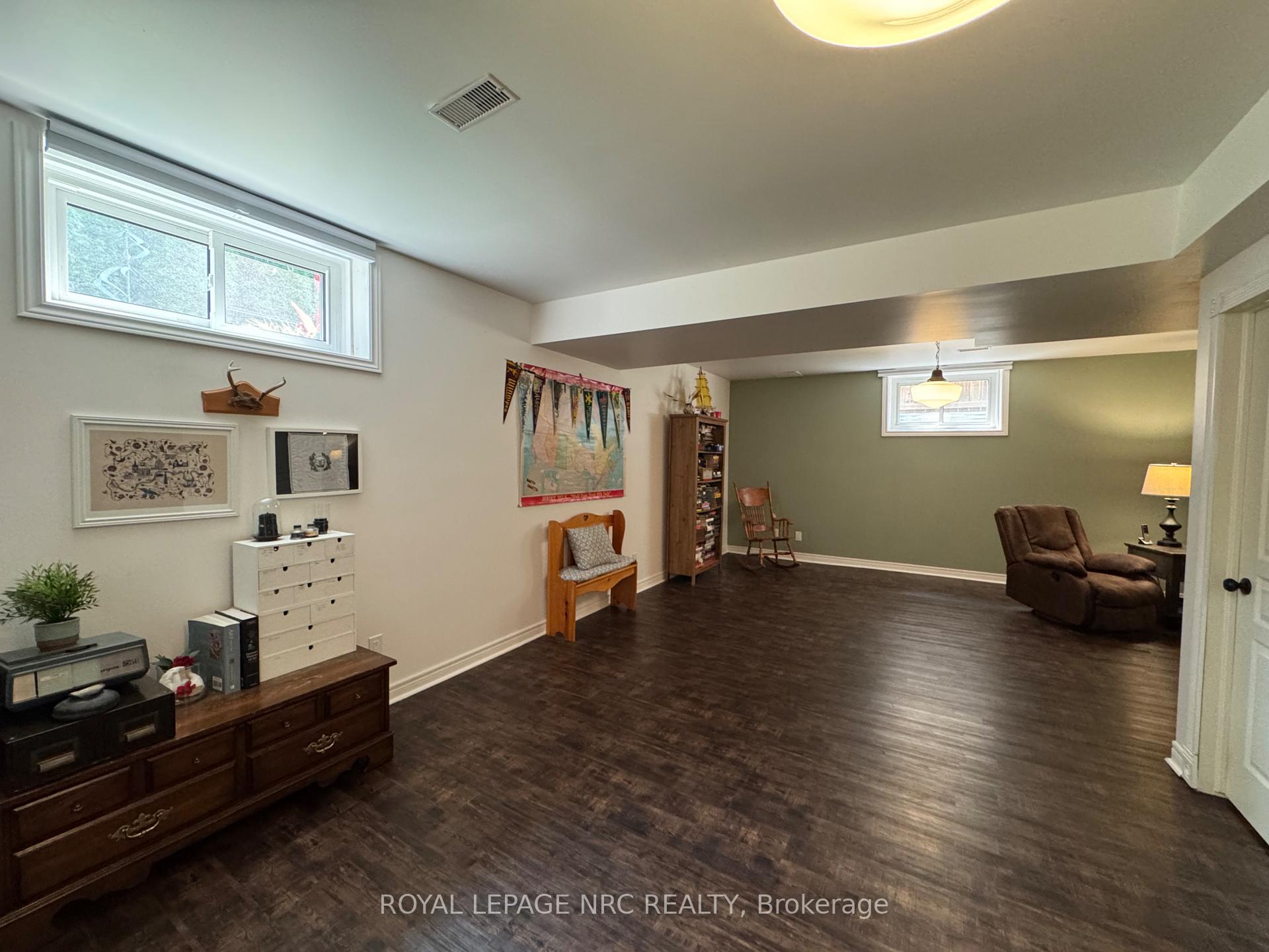 Photo 25 of 70 Parkside Drive, St. Catharines, Port Weller — HOMEH