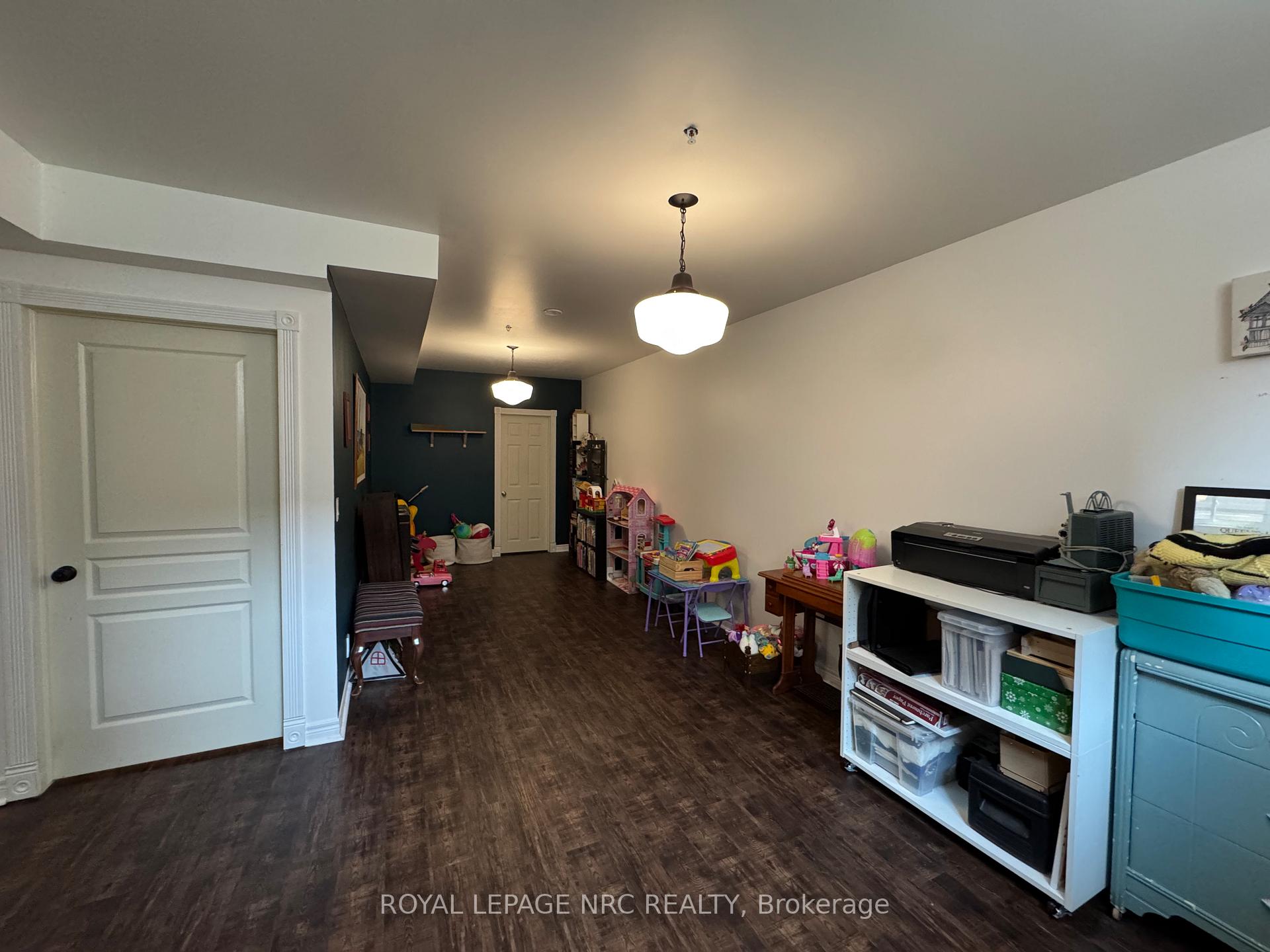 Photo 29 of 70 Parkside Drive, St. Catharines, Port Weller — HOMEH