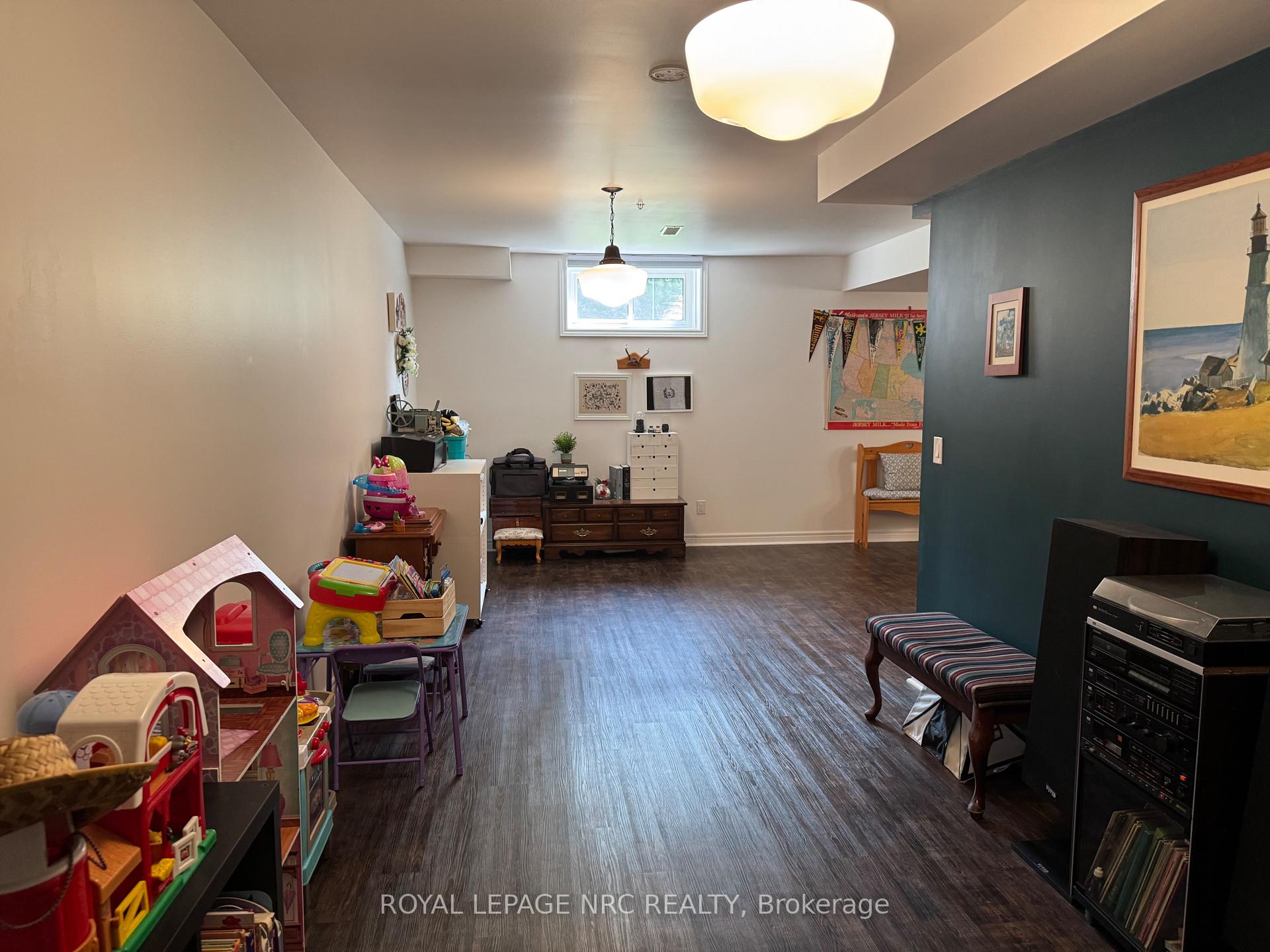 Photo 30 of 70 Parkside Drive, St. Catharines, Port Weller — HOMEH