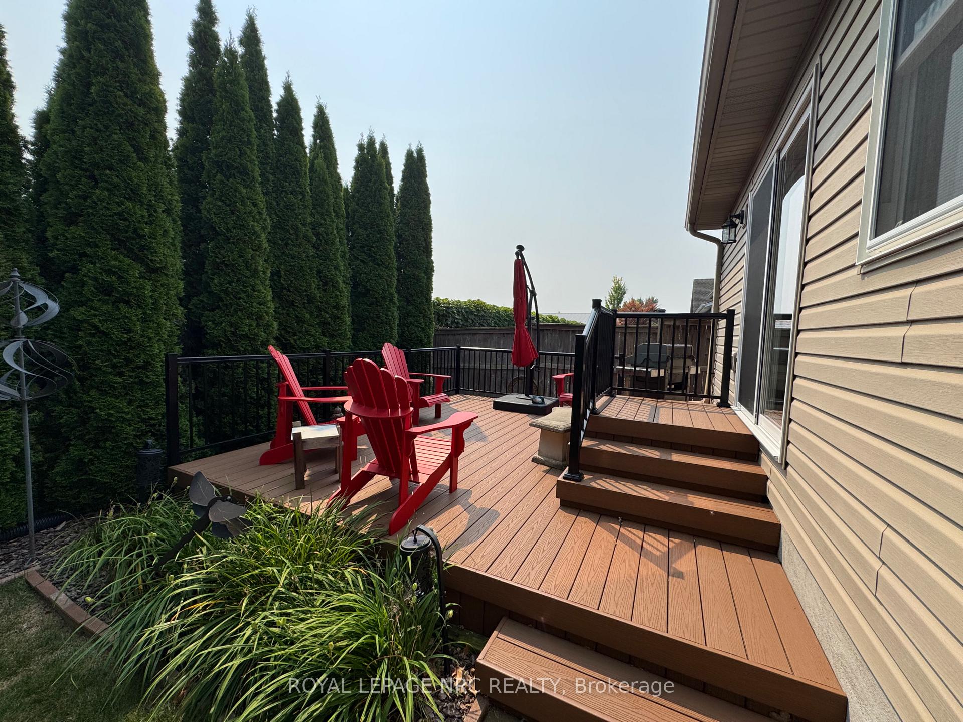 Photo 34 of 70 Parkside Drive, St. Catharines, Port Weller — HOMEH