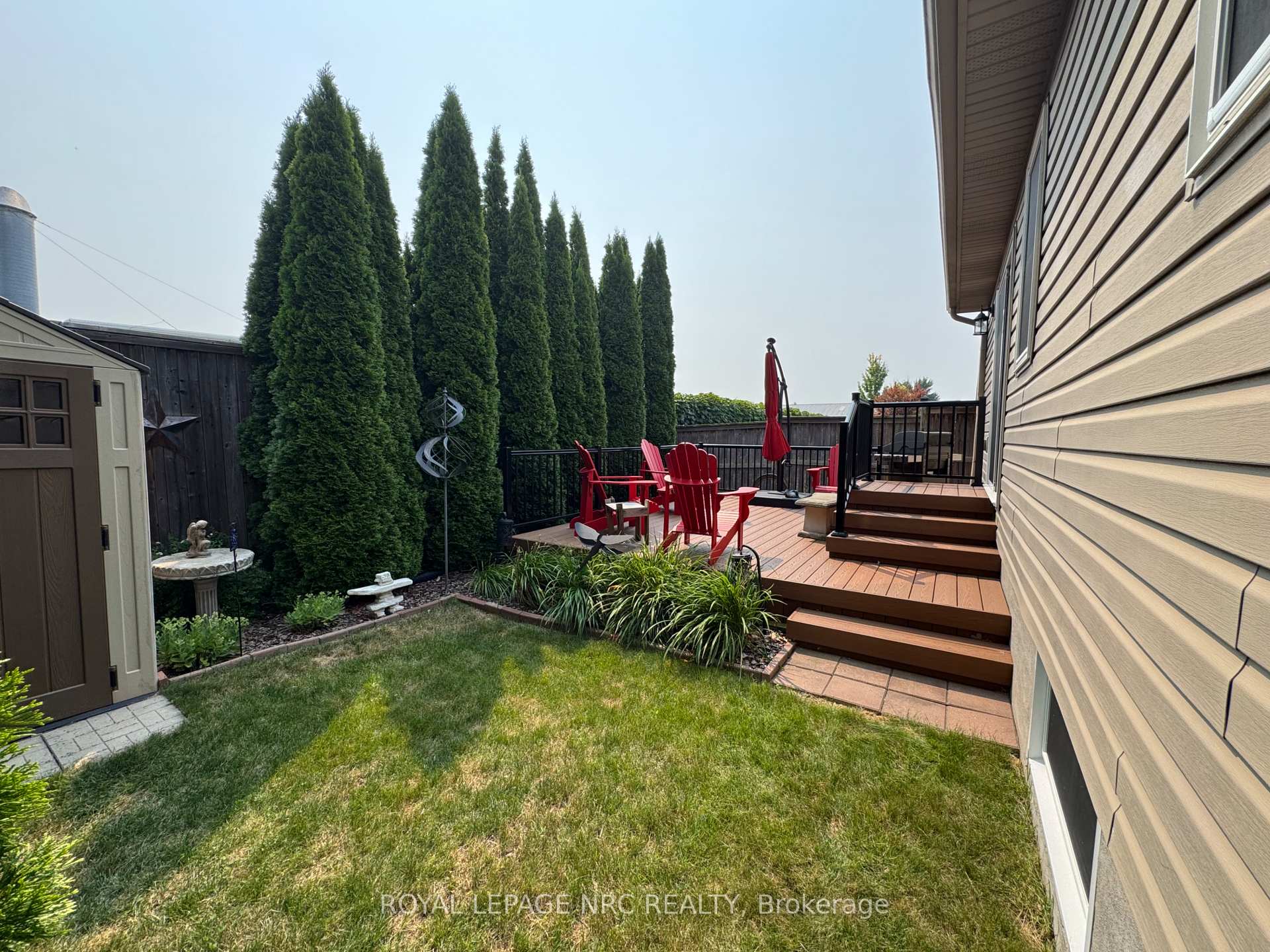 Photo 36 of 70 Parkside Drive, St. Catharines, Port Weller — HOMEH