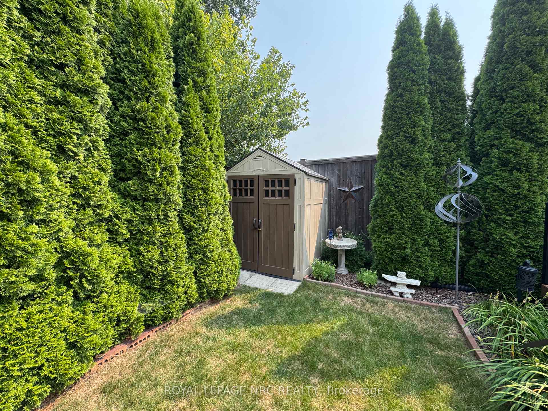 Photo 37 of 70 Parkside Drive, St. Catharines, Port Weller — HOMEH