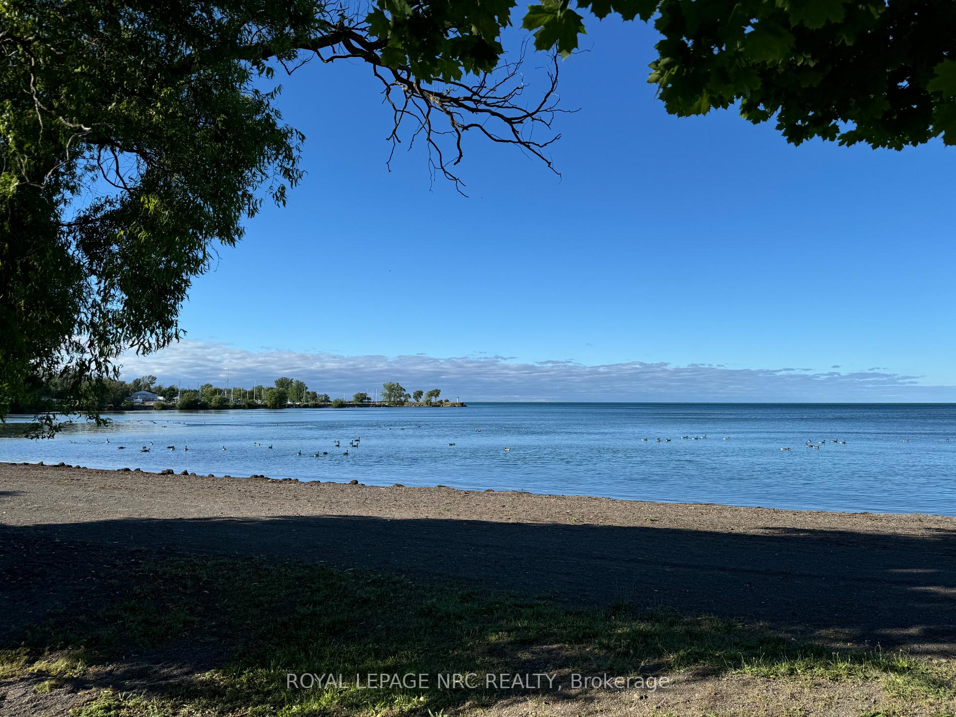 Photo 42 of 70 Parkside Drive, St. Catharines, Port Weller — HOMEH