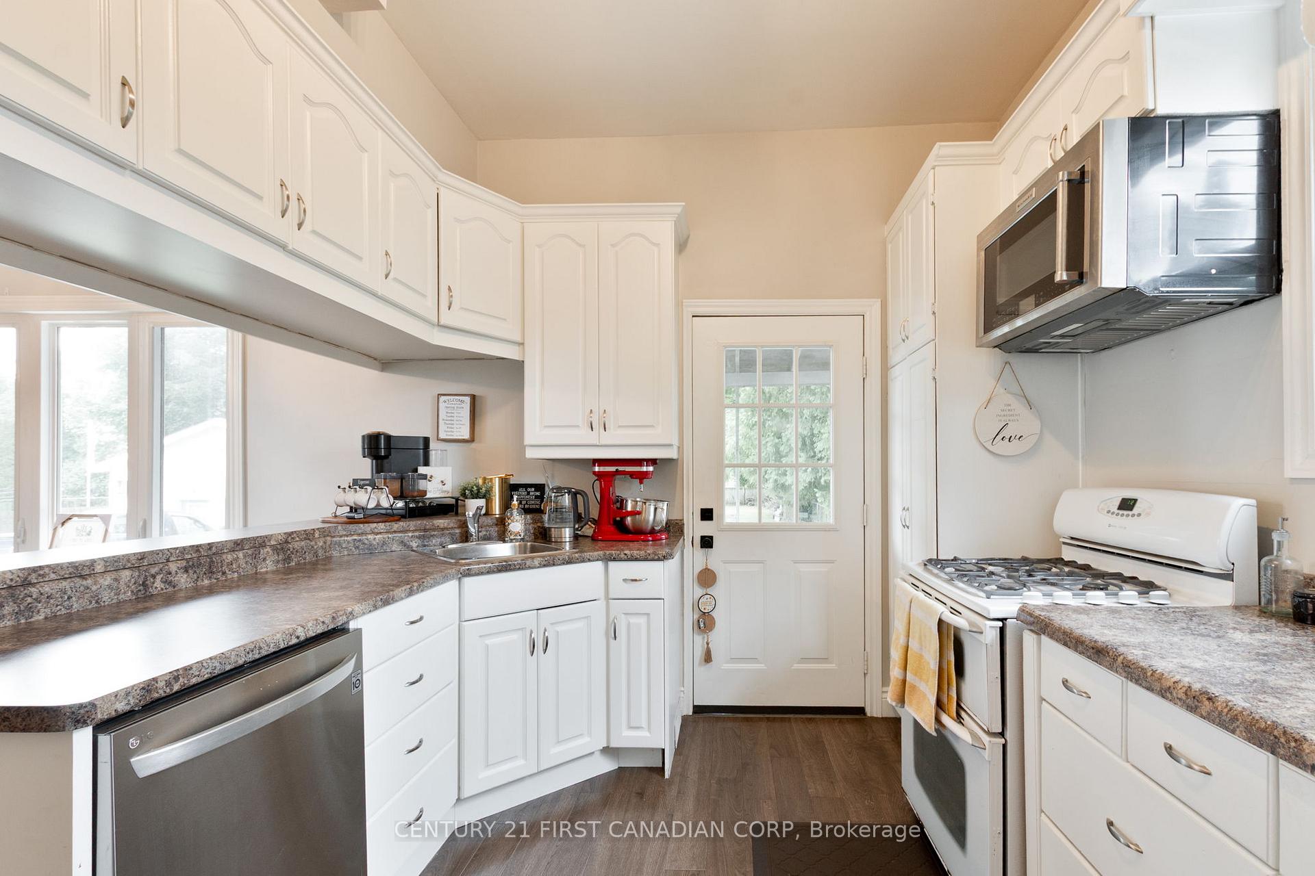 Photo 13 of 41 South Edgeware Road, St. Thomas — HOMEH
