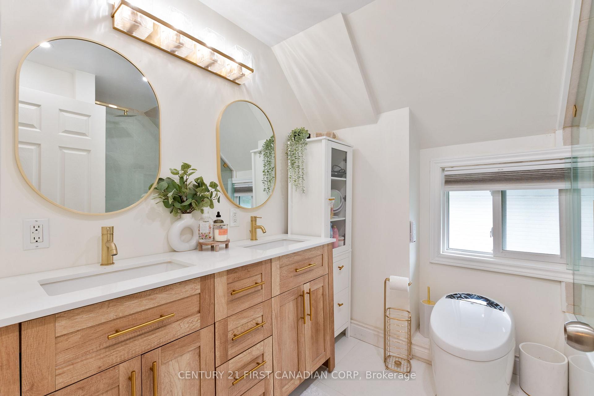 Photo 20 of 41 South Edgeware Road, St. Thomas — HOMEH