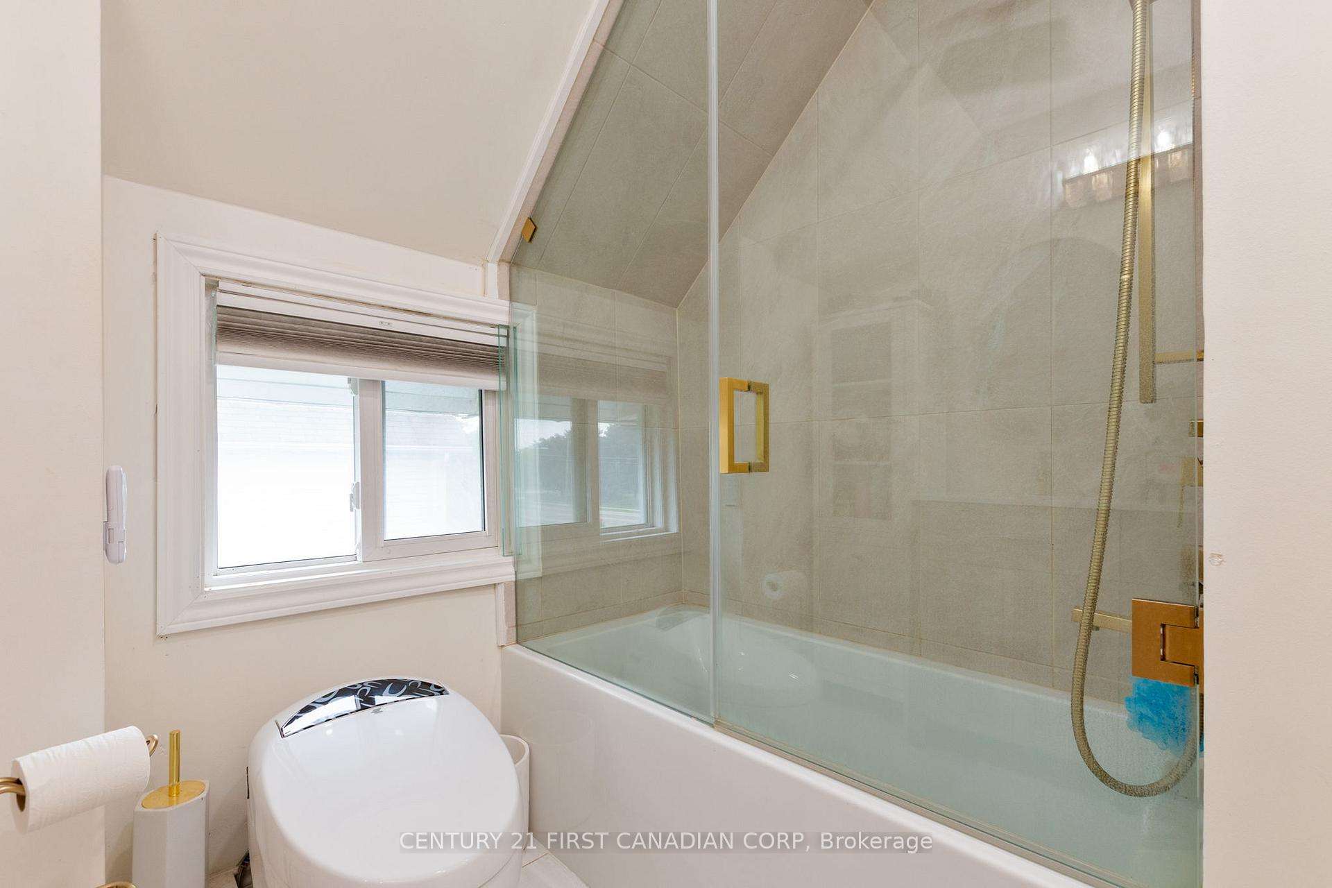Photo 21 of 41 South Edgeware Road, St. Thomas — HOMEH