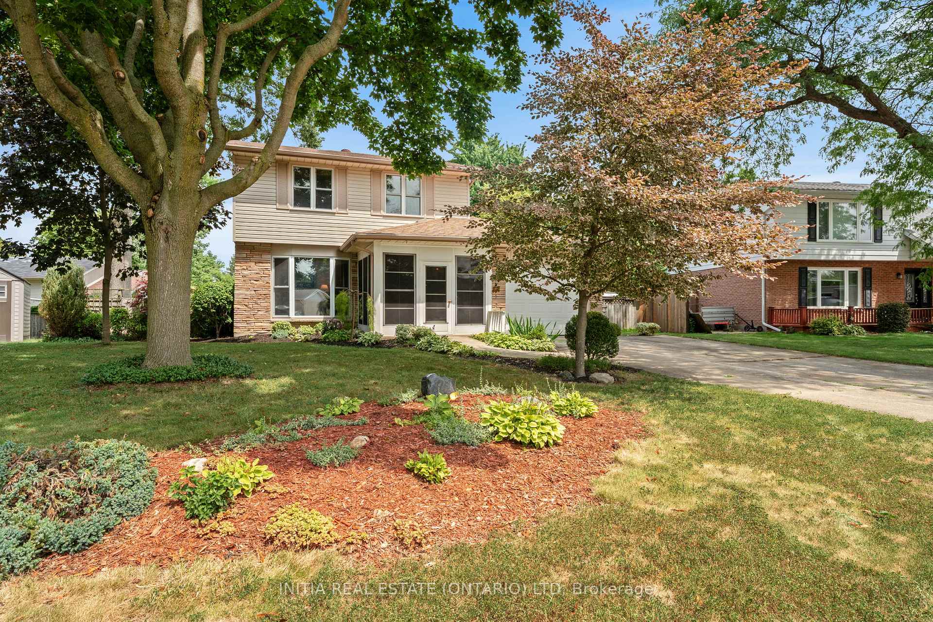 Photo 2 of 330 Willow Crescent, St. Clair — HOMEH