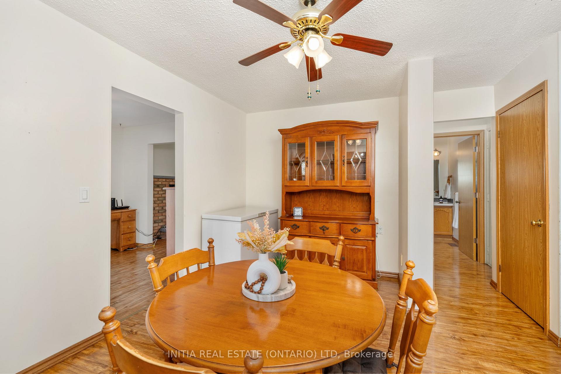 Photo 13 of 330 Willow Crescent, St. Clair — HOMEH