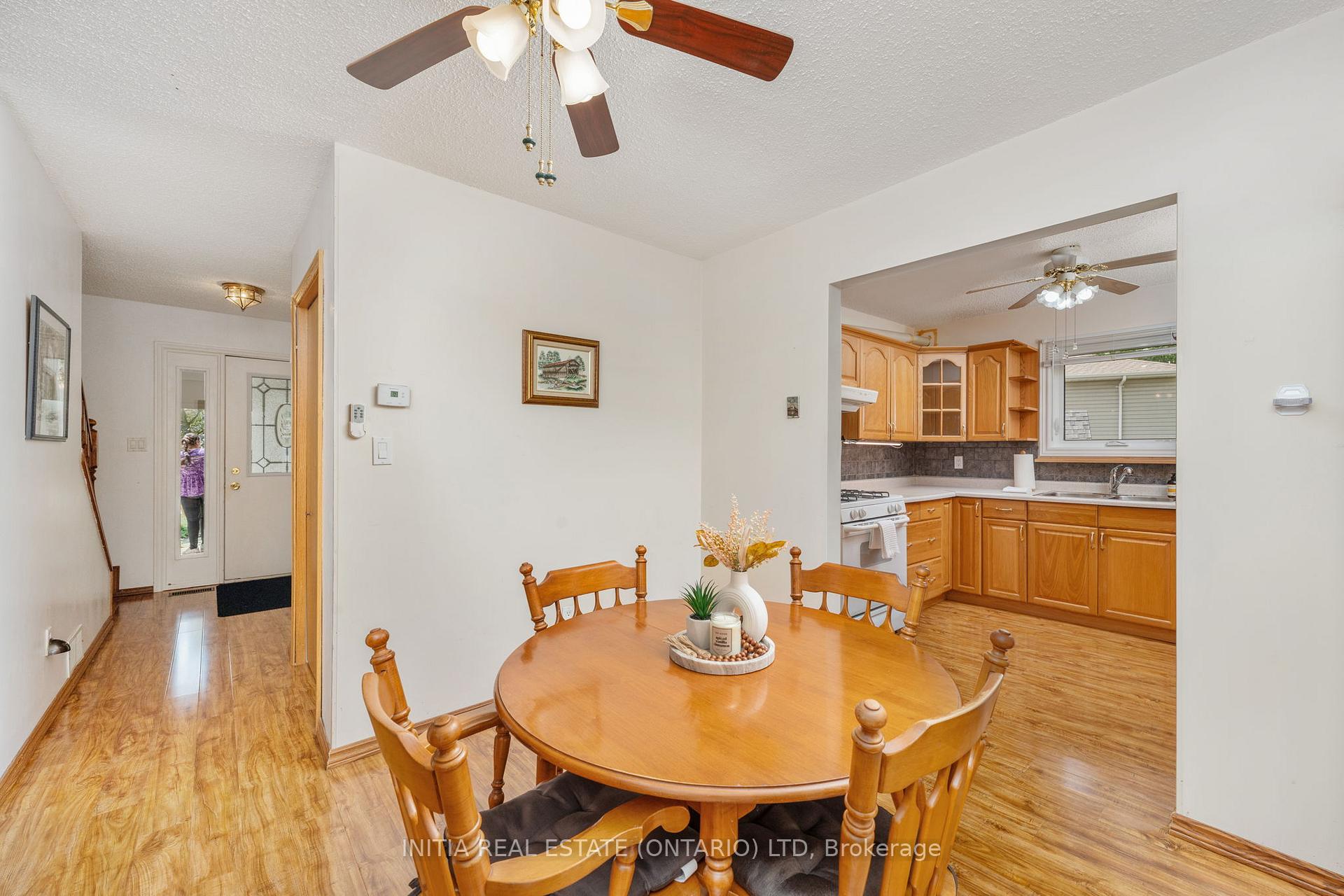 Photo 14 of 330 Willow Crescent, St. Clair — HOMEH