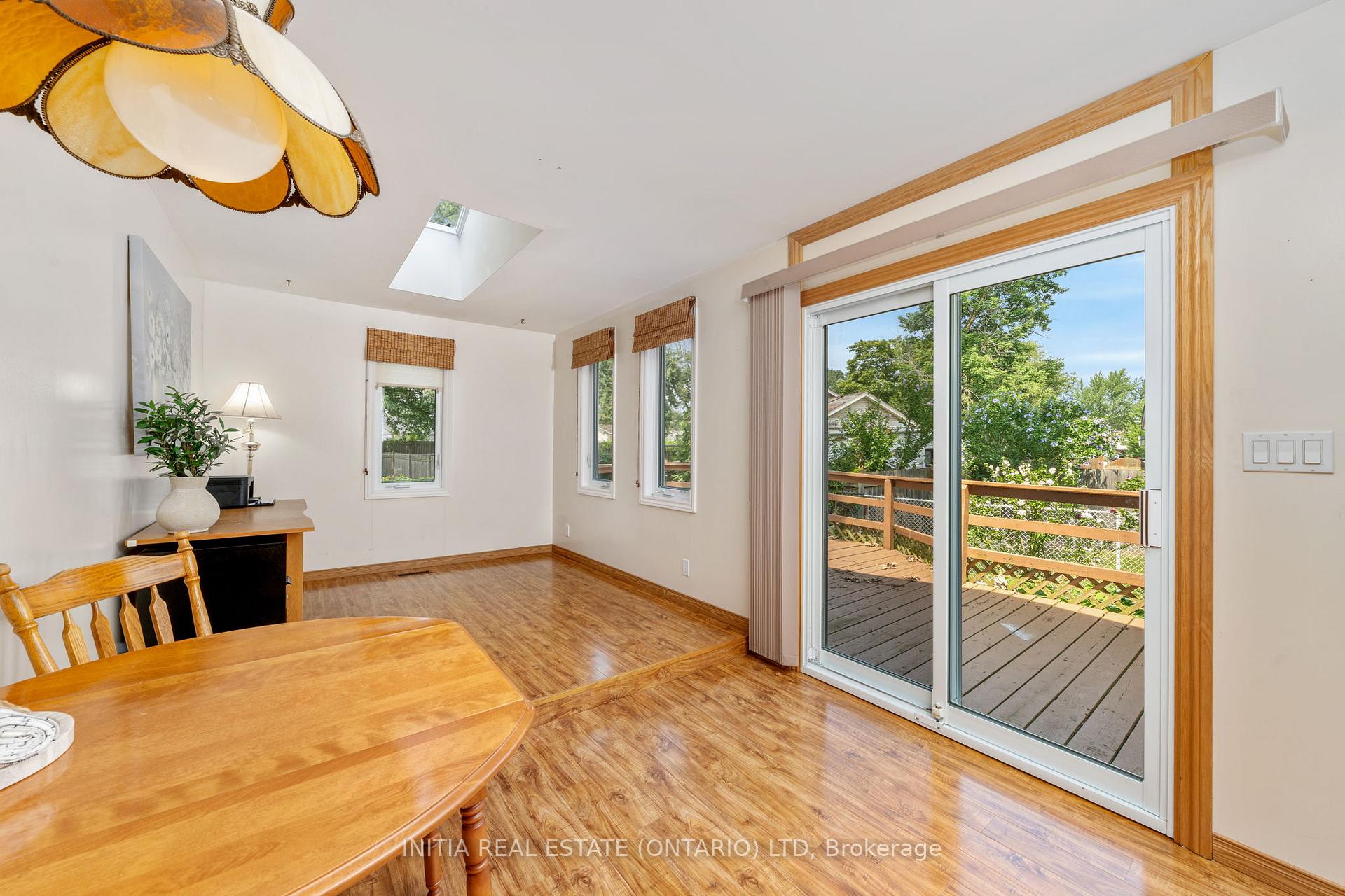 Photo 16 of 330 Willow Crescent, St. Clair — HOMEH