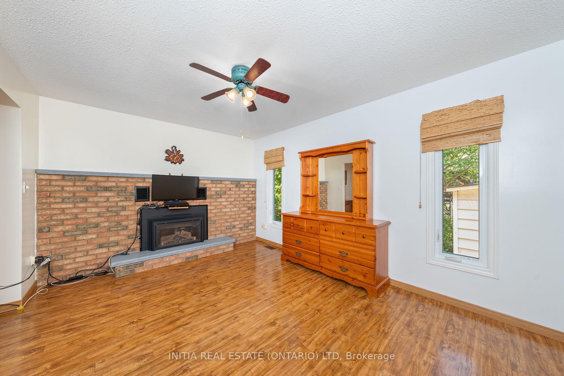 Photo 17 of 330 Willow Crescent, St. Clair — HOMEH