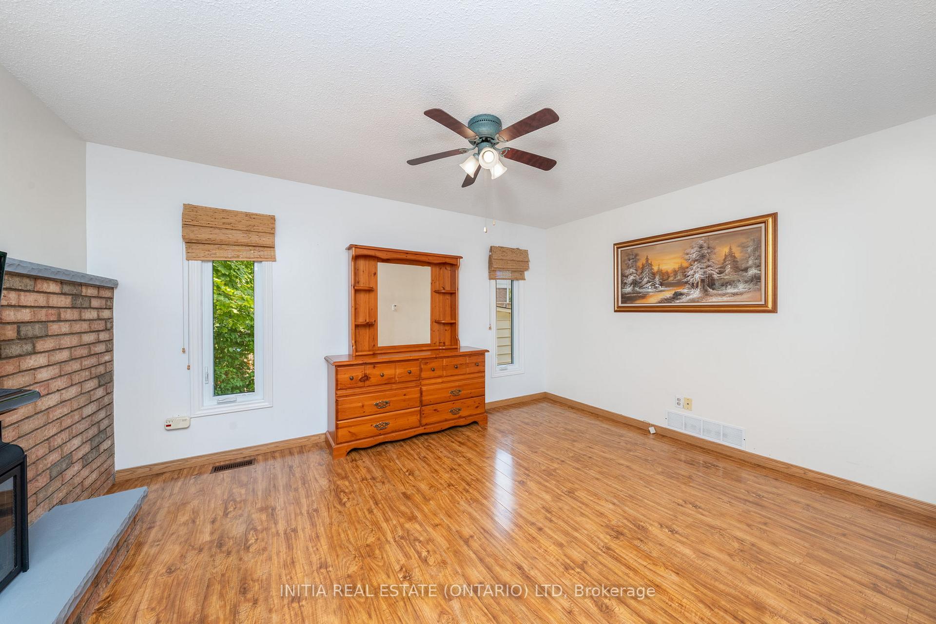 Photo 18 of 330 Willow Crescent, St. Clair — HOMEH