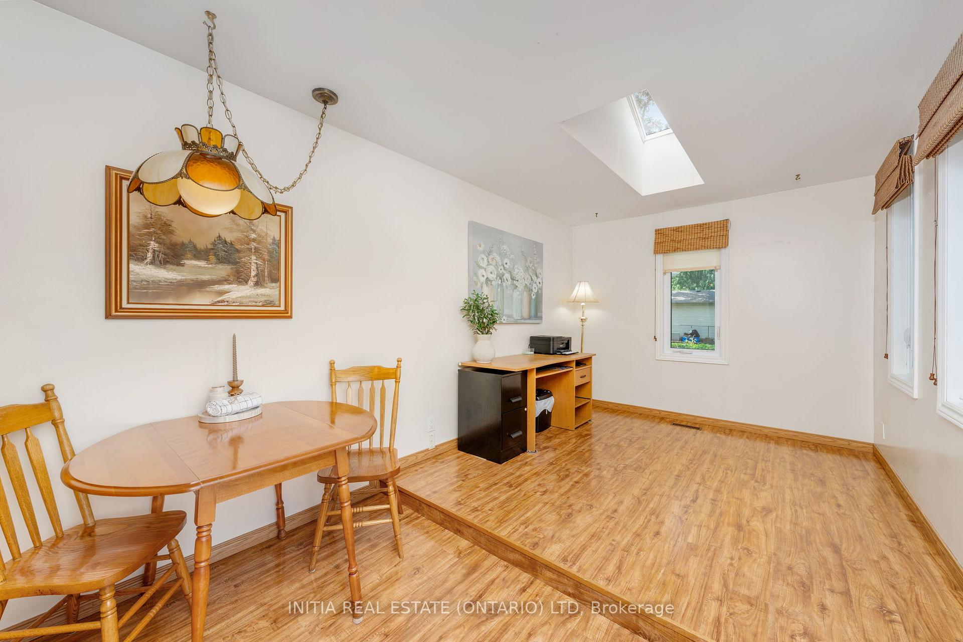 Photo 19 of 330 Willow Crescent, St. Clair — HOMEH