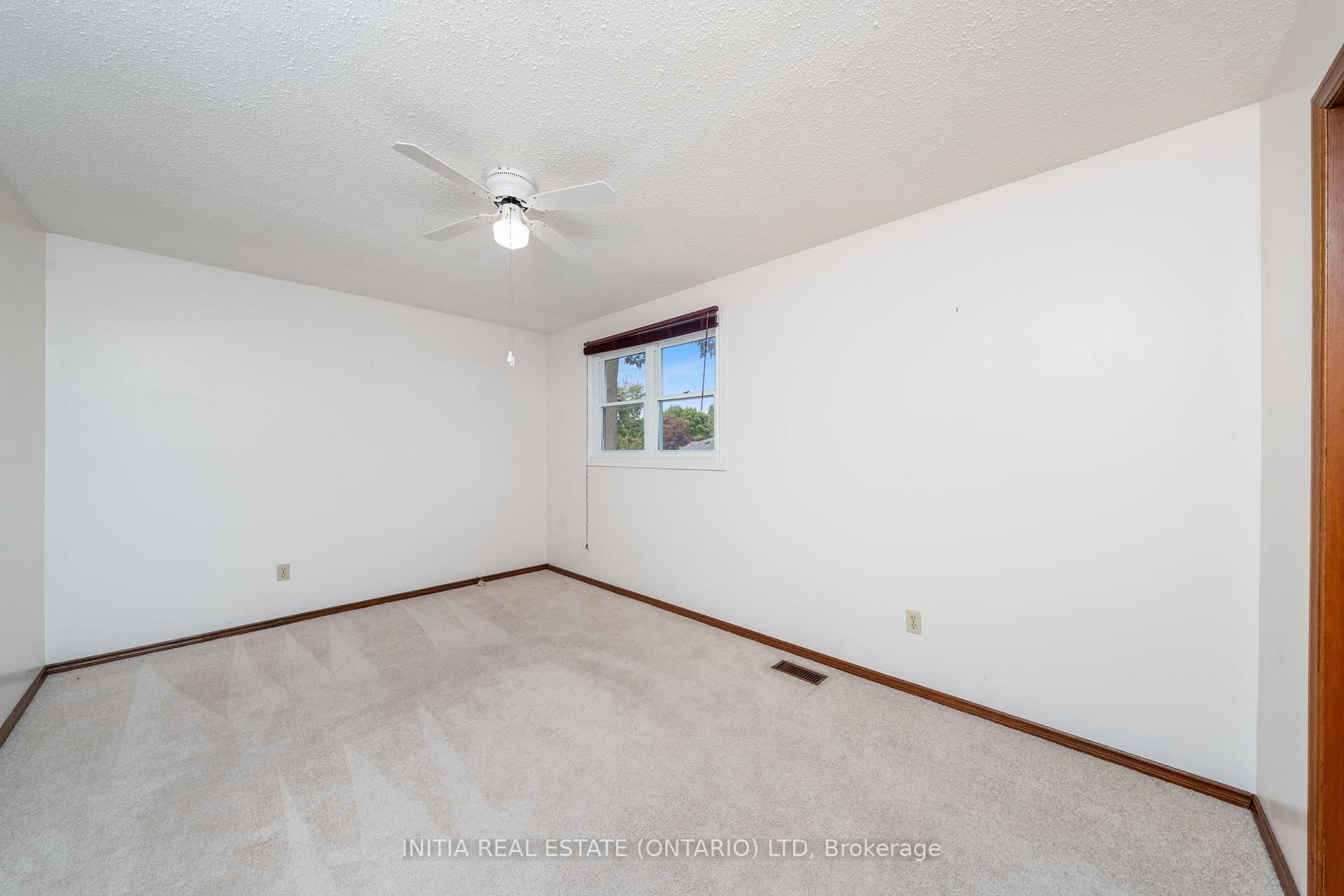 Photo 27 of 330 Willow Crescent, St. Clair — HOMEH