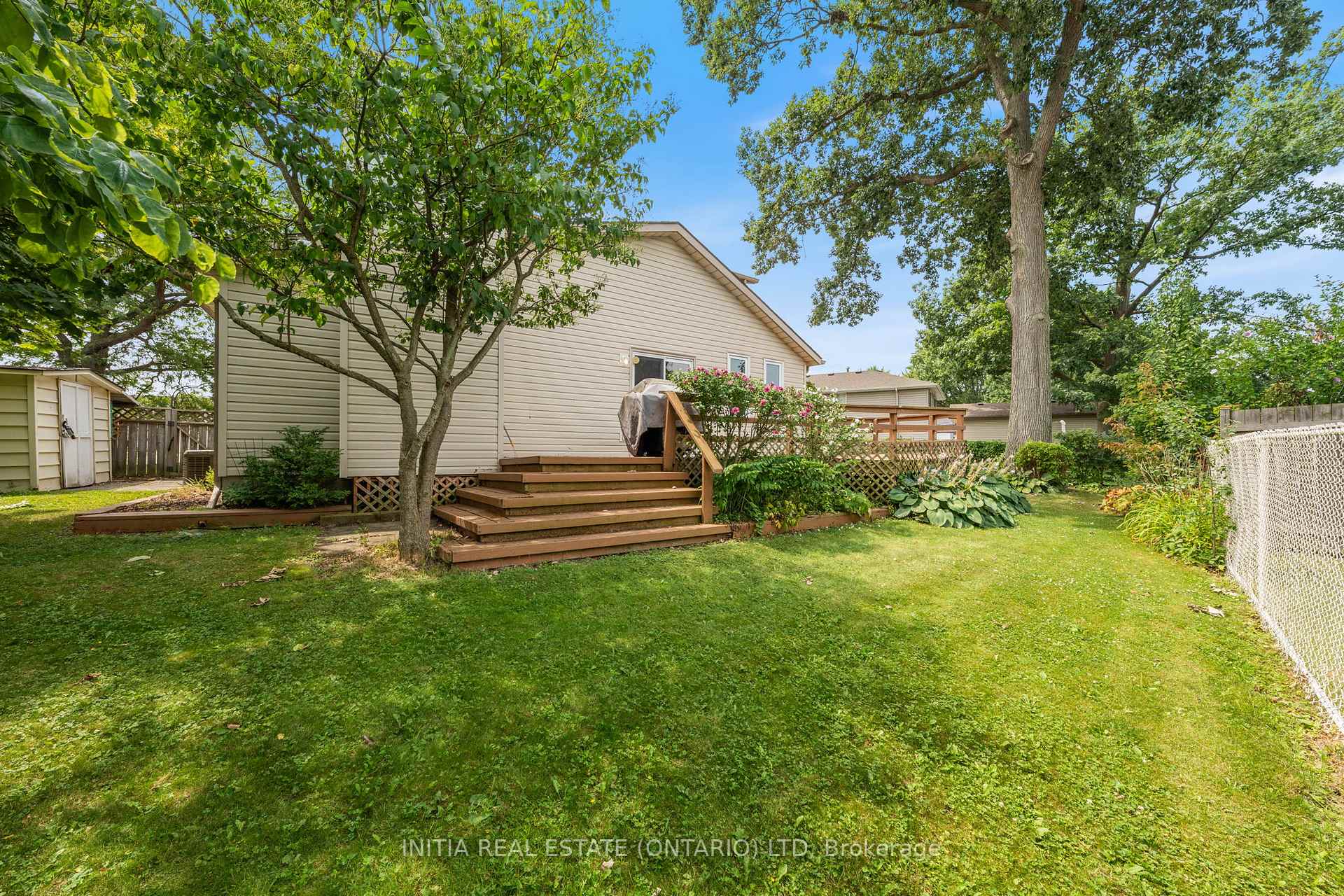 Photo 34 of 330 Willow Crescent, St. Clair — HOMEH